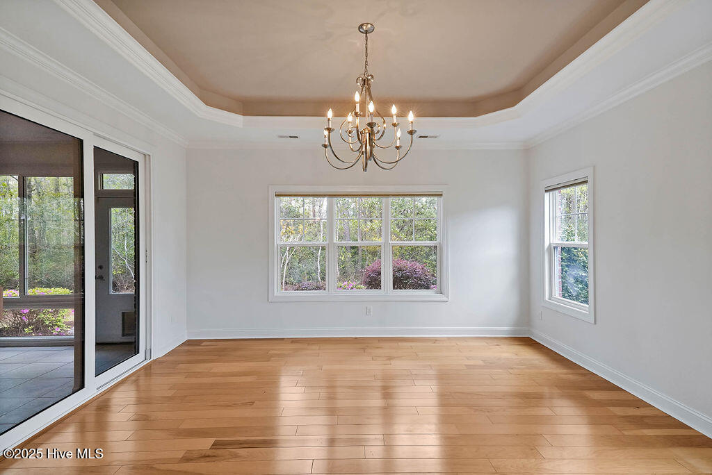 100550023 | Photo 27