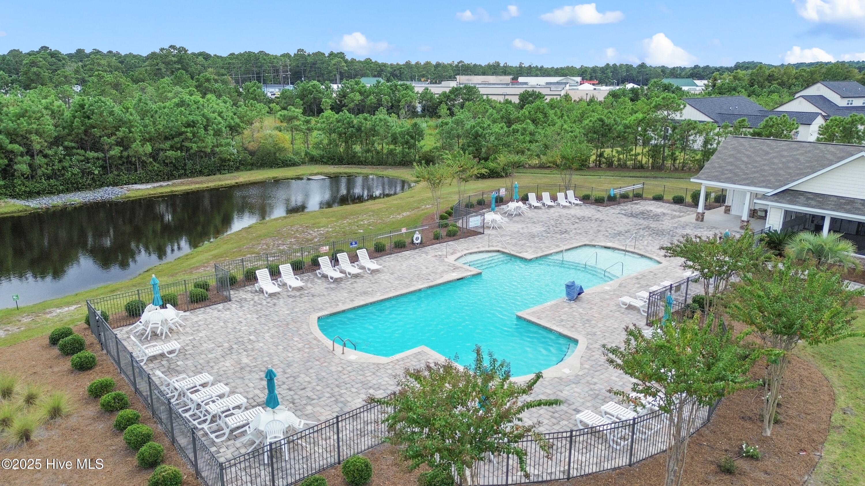 100535031 | Photo 47