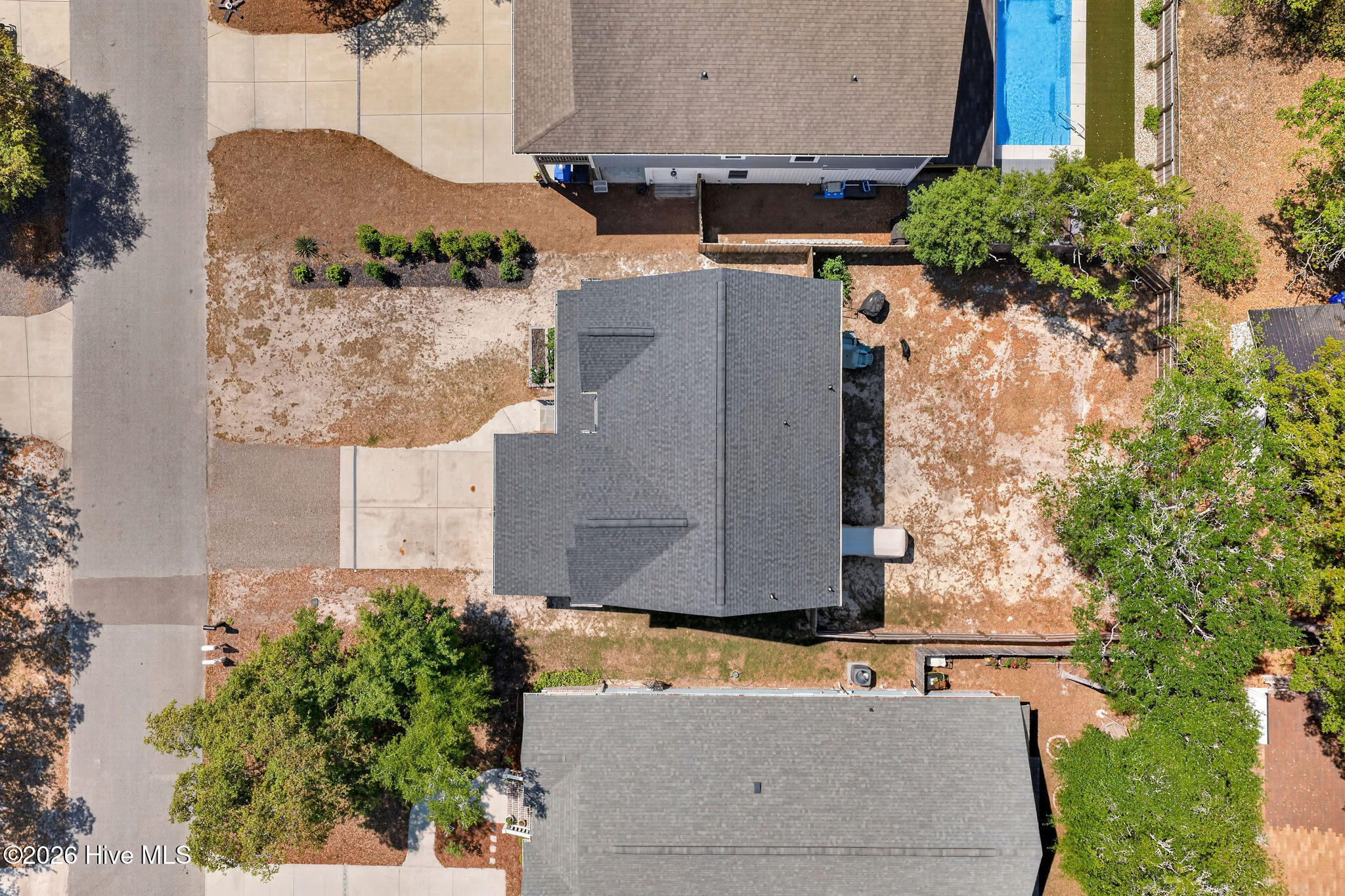 100570587 | Photo 45