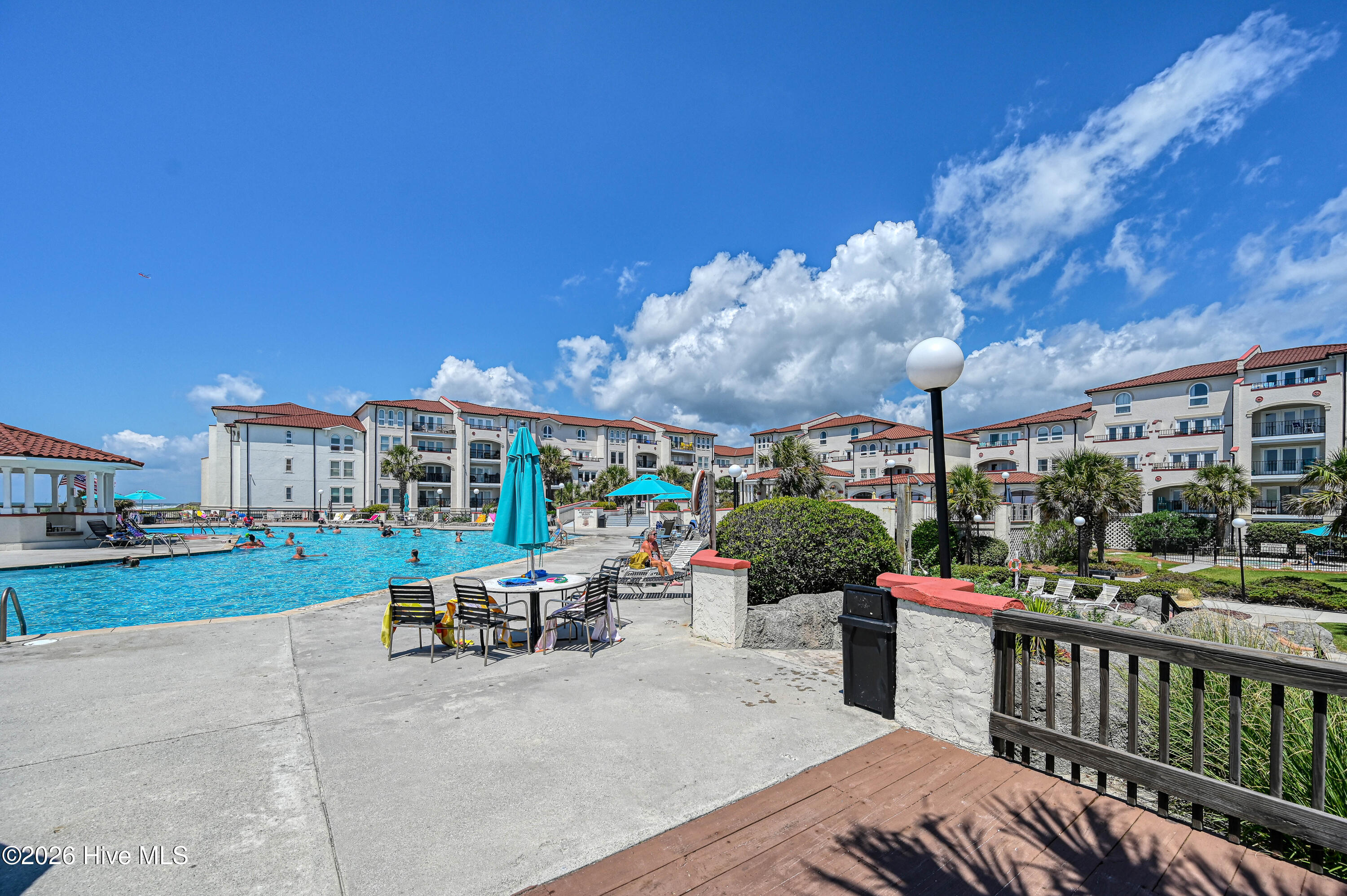 100568256 | Photo 14