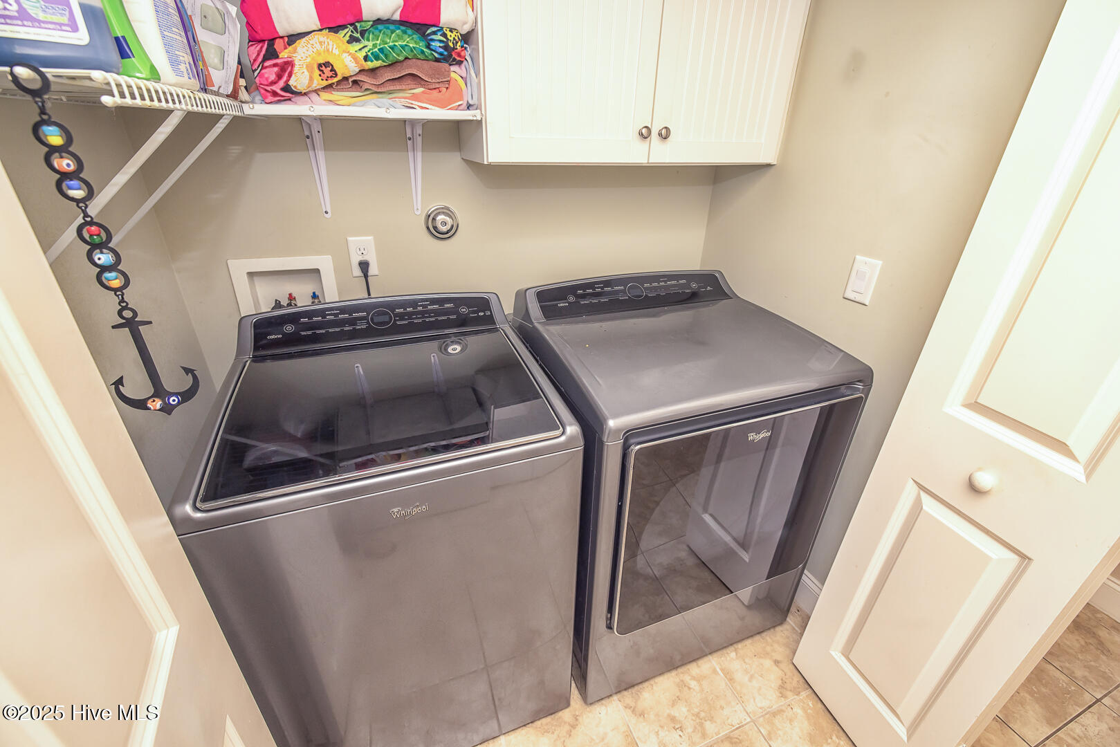 100548390 | Photo 24