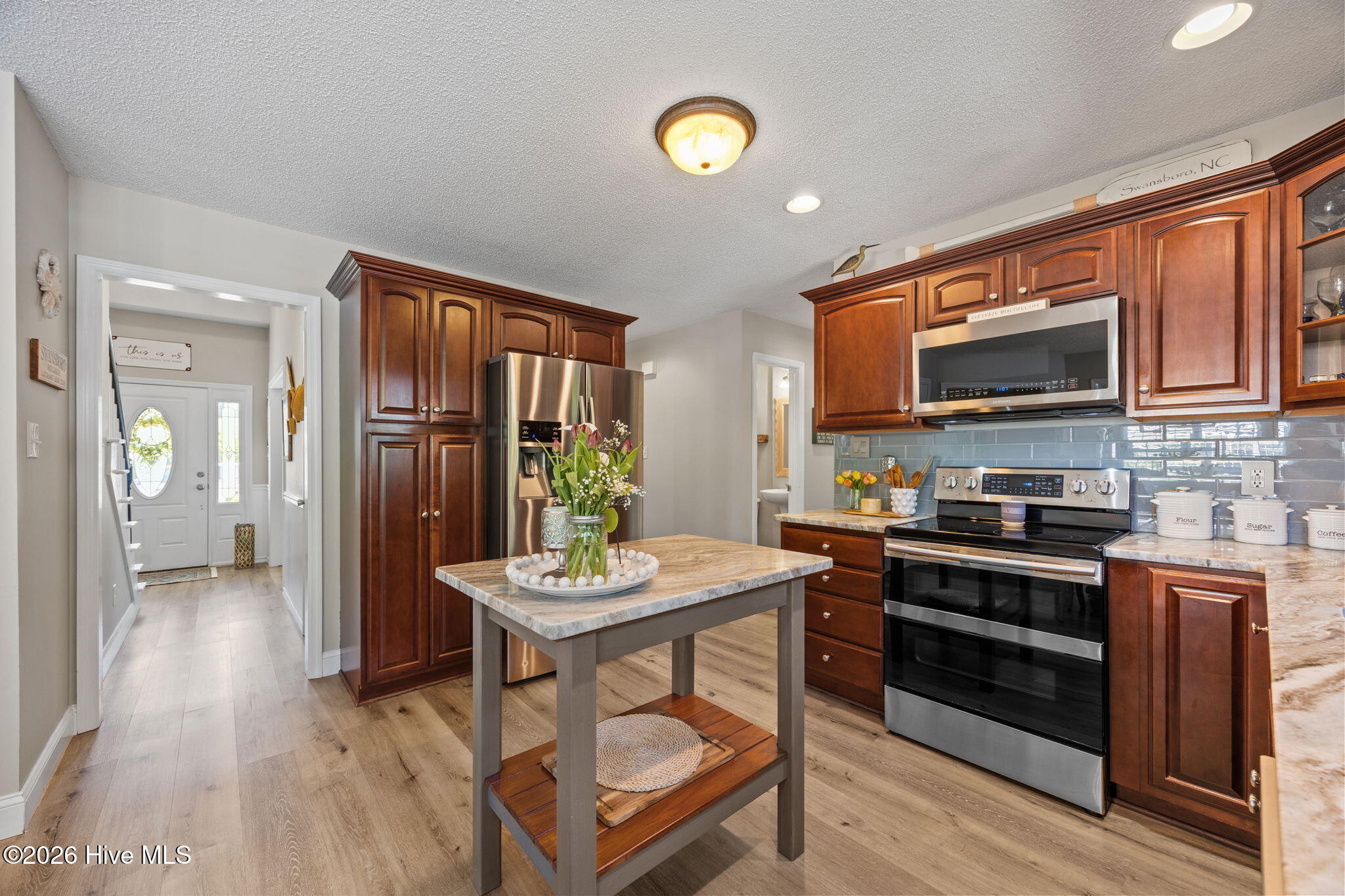 100568672 | Photo 27