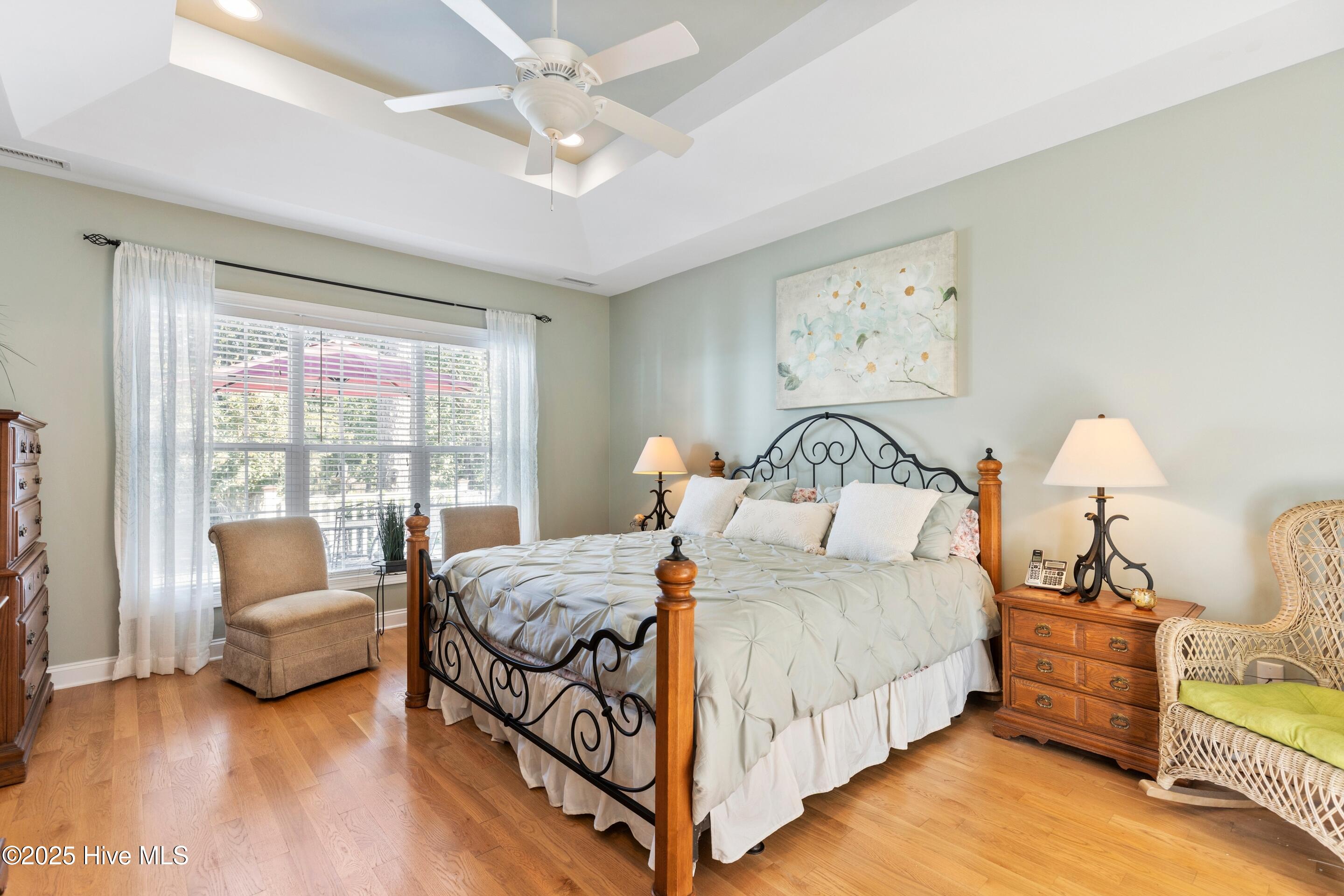 100538376 | Photo 25