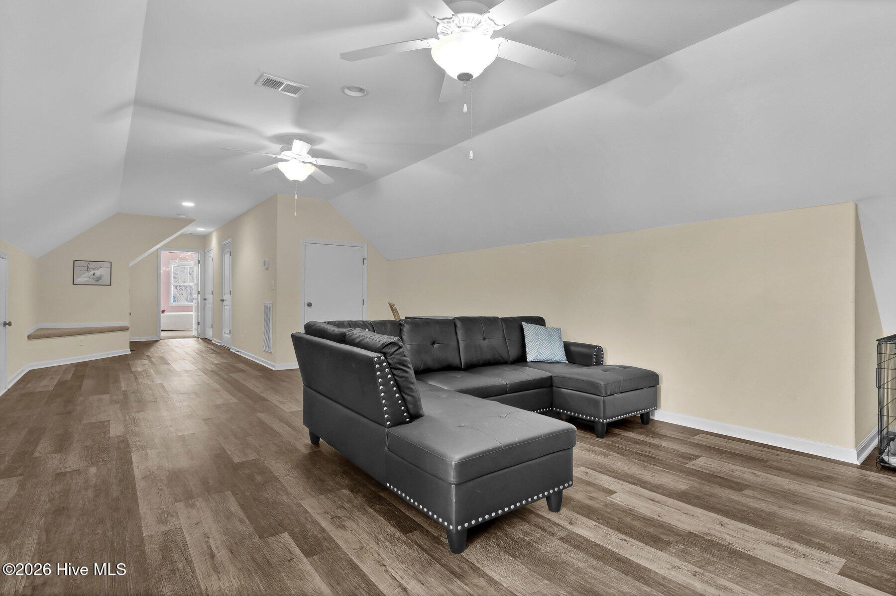 100555039 | Photo 21