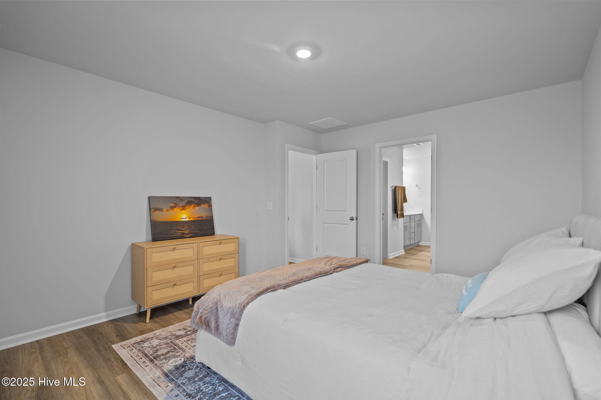 100532150 | Photo 36