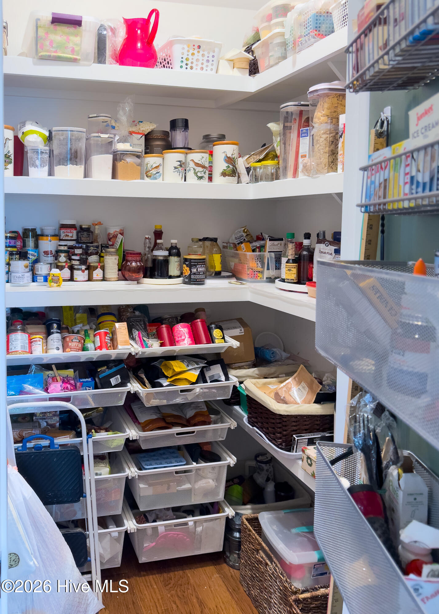 100550882 | Photo 22