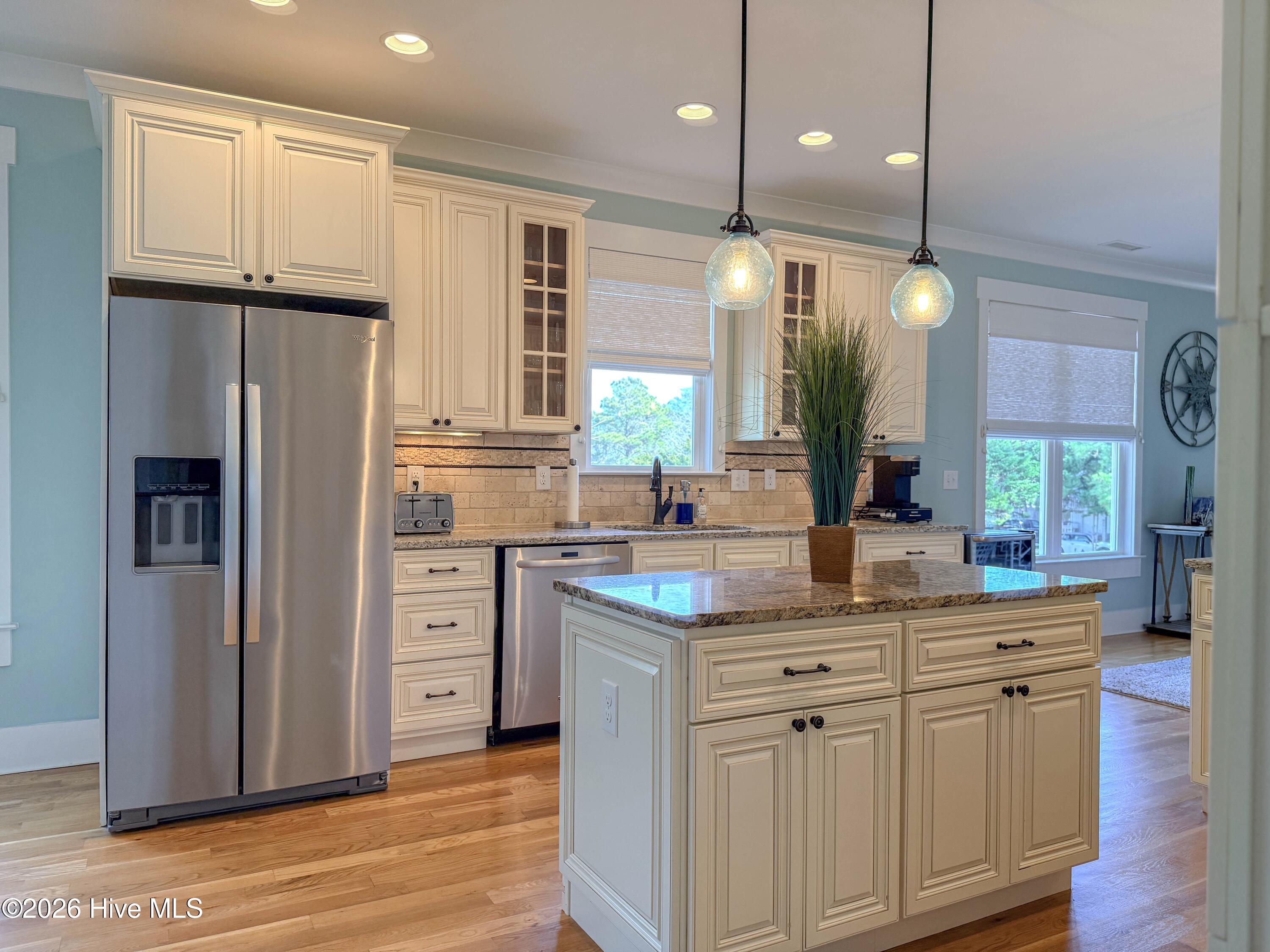 100548622 | Photo 21