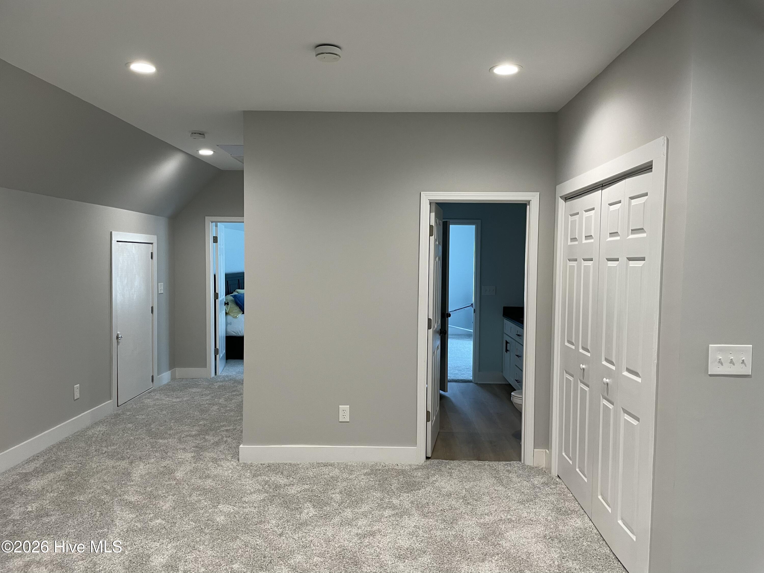 100568375 | Photo 35