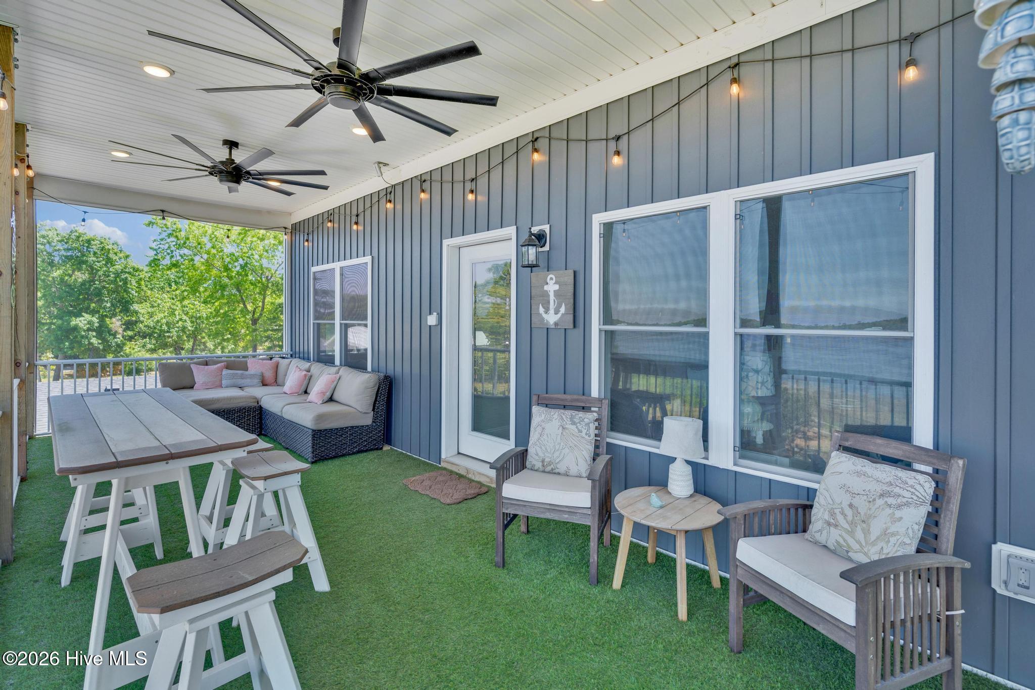 100569220 | Photo 38