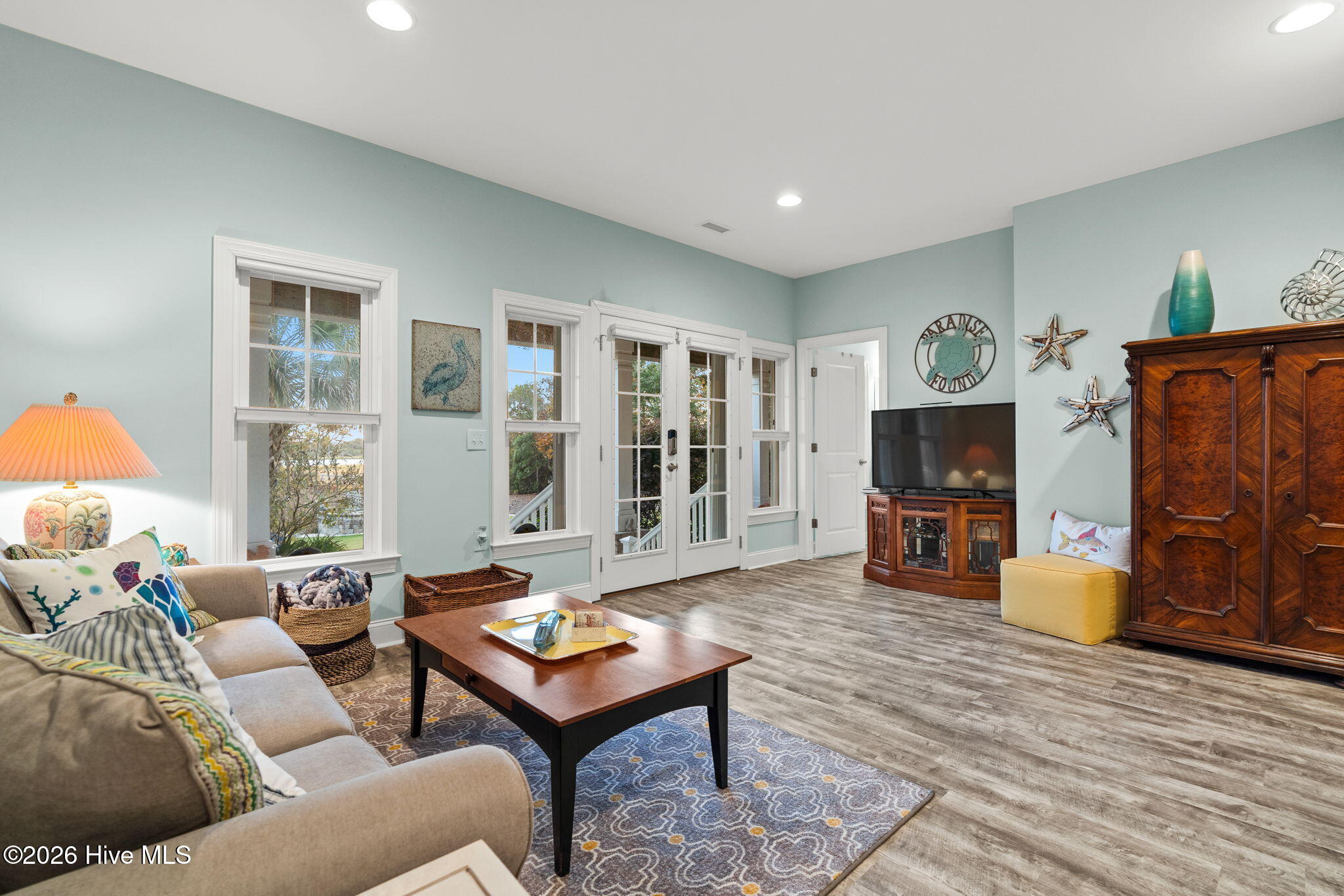 100549947 | Photo 58