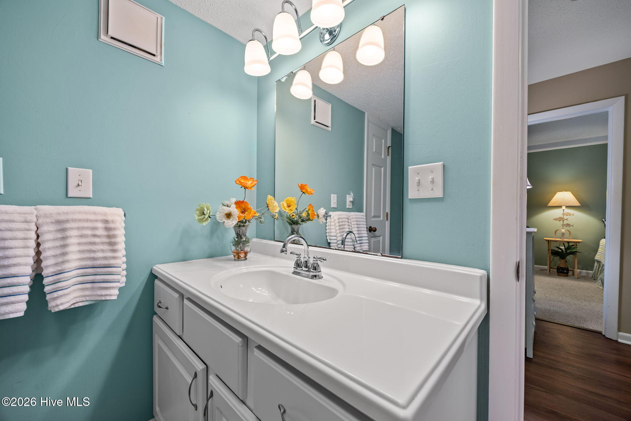 100565506 | Photo 26