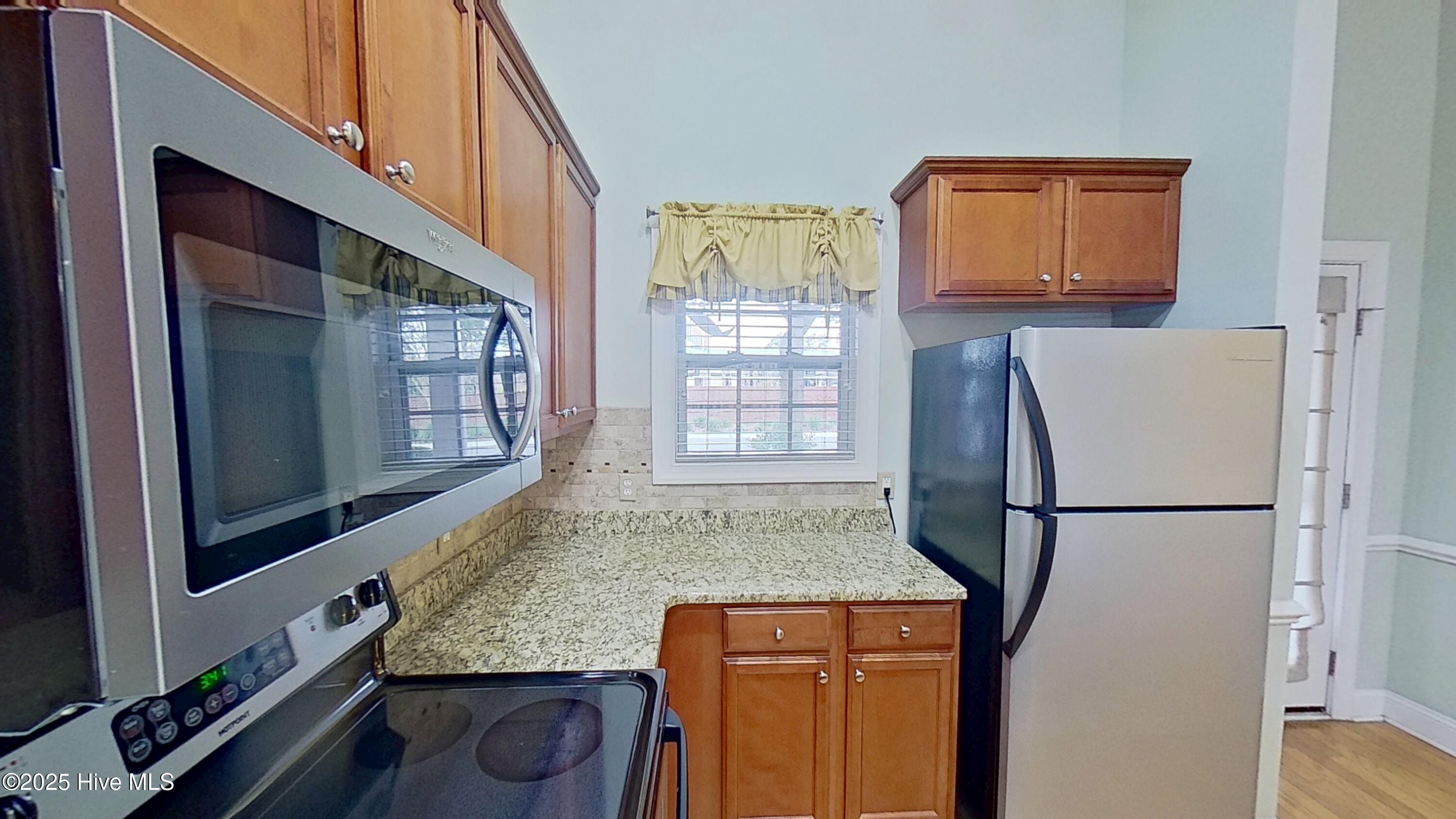 100544480 | Photo 10