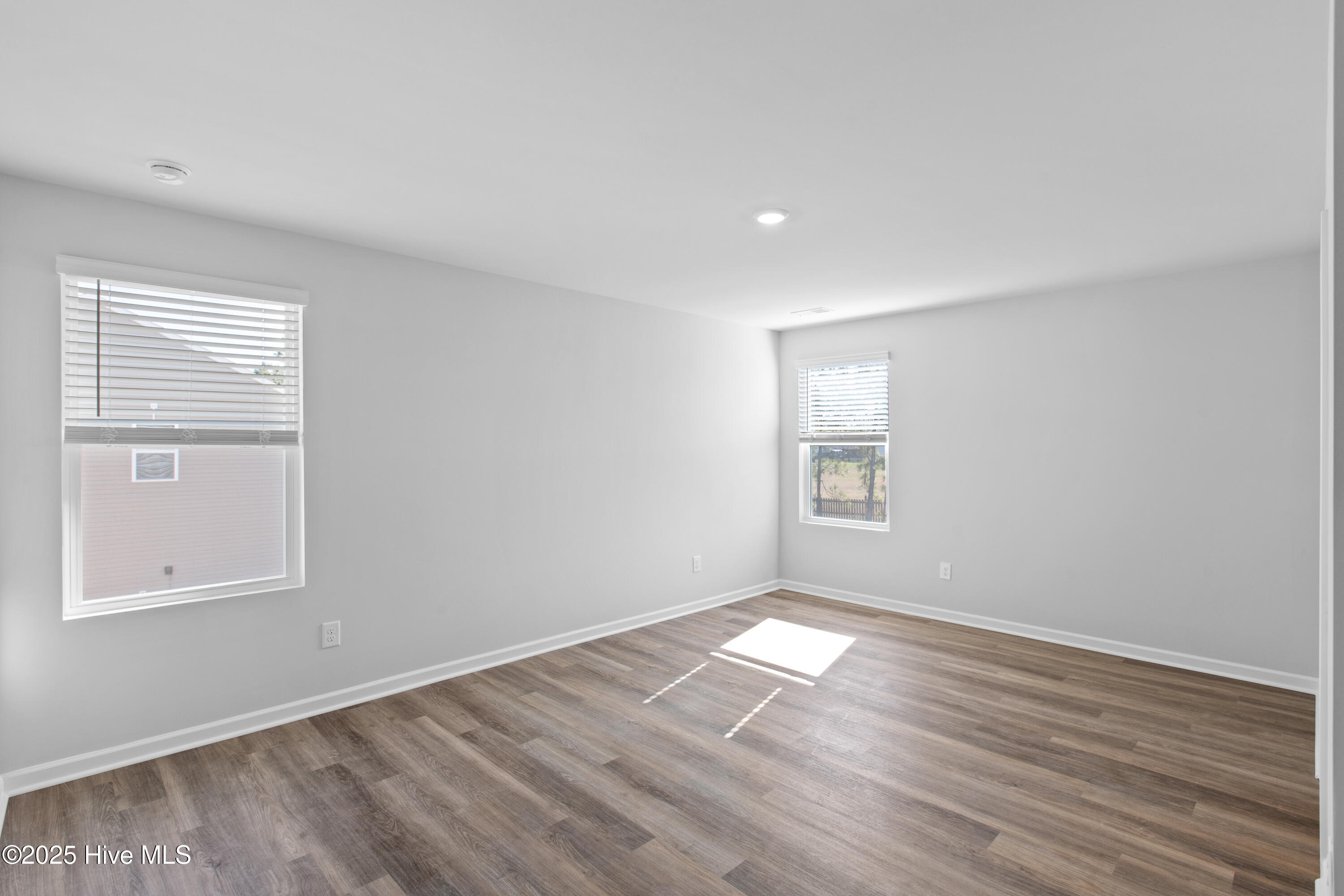 100525088 | Photo 12