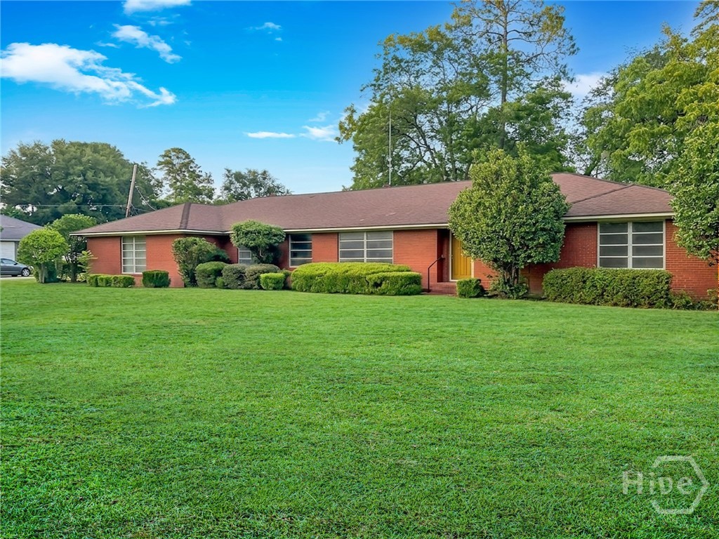 3rd image of 801 S Gordon Ave, Adel, GA 31620 | MLS# SA359867