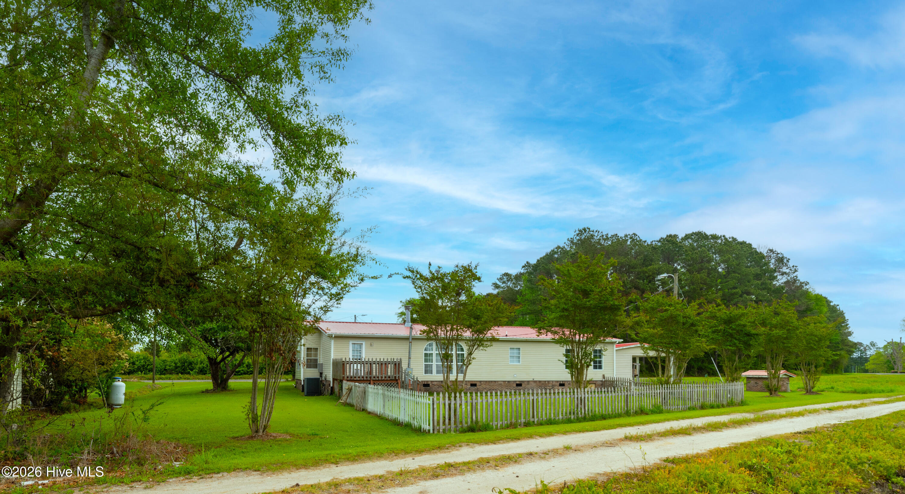 100566927 | Photo 34