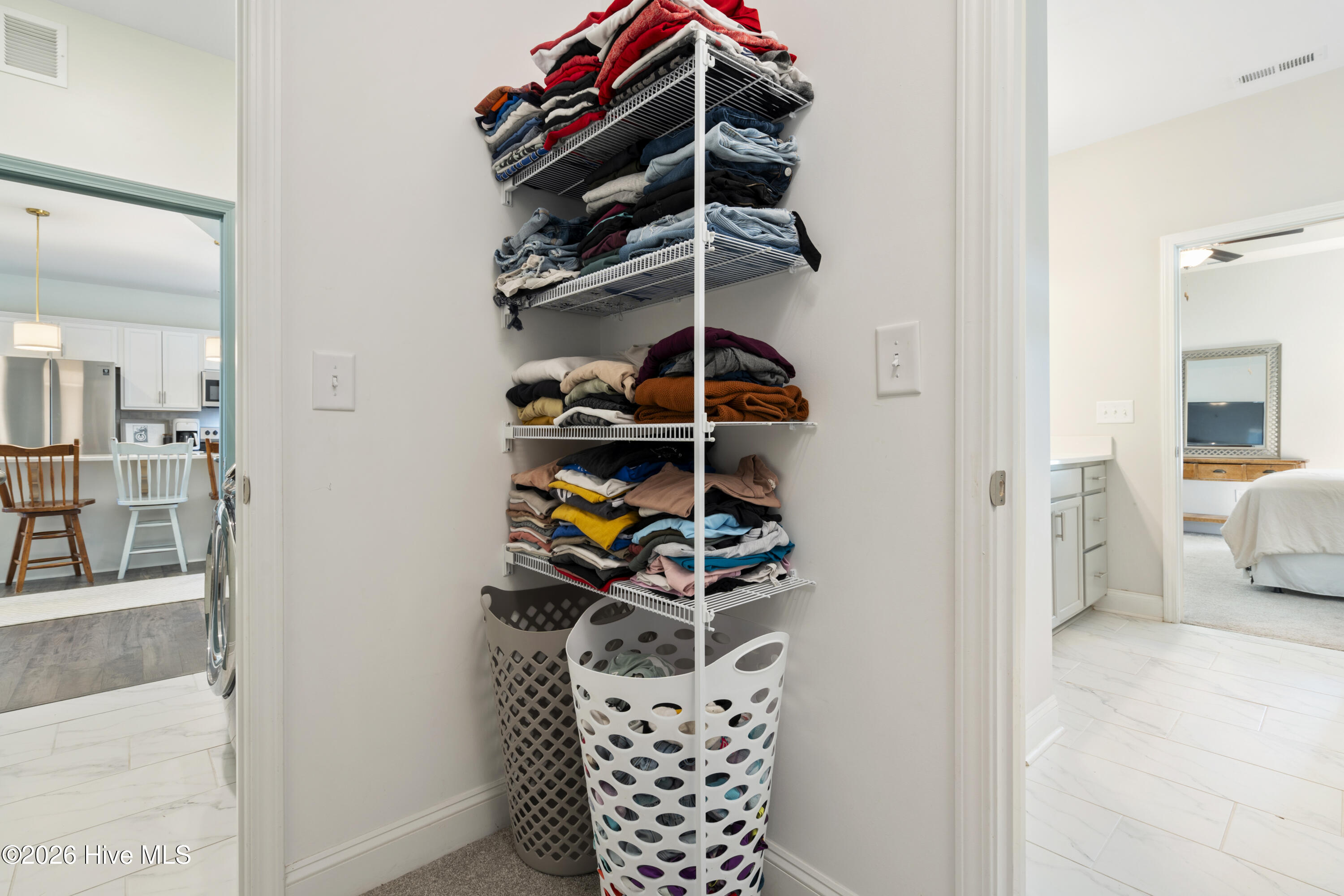 100564295 | Photo 33