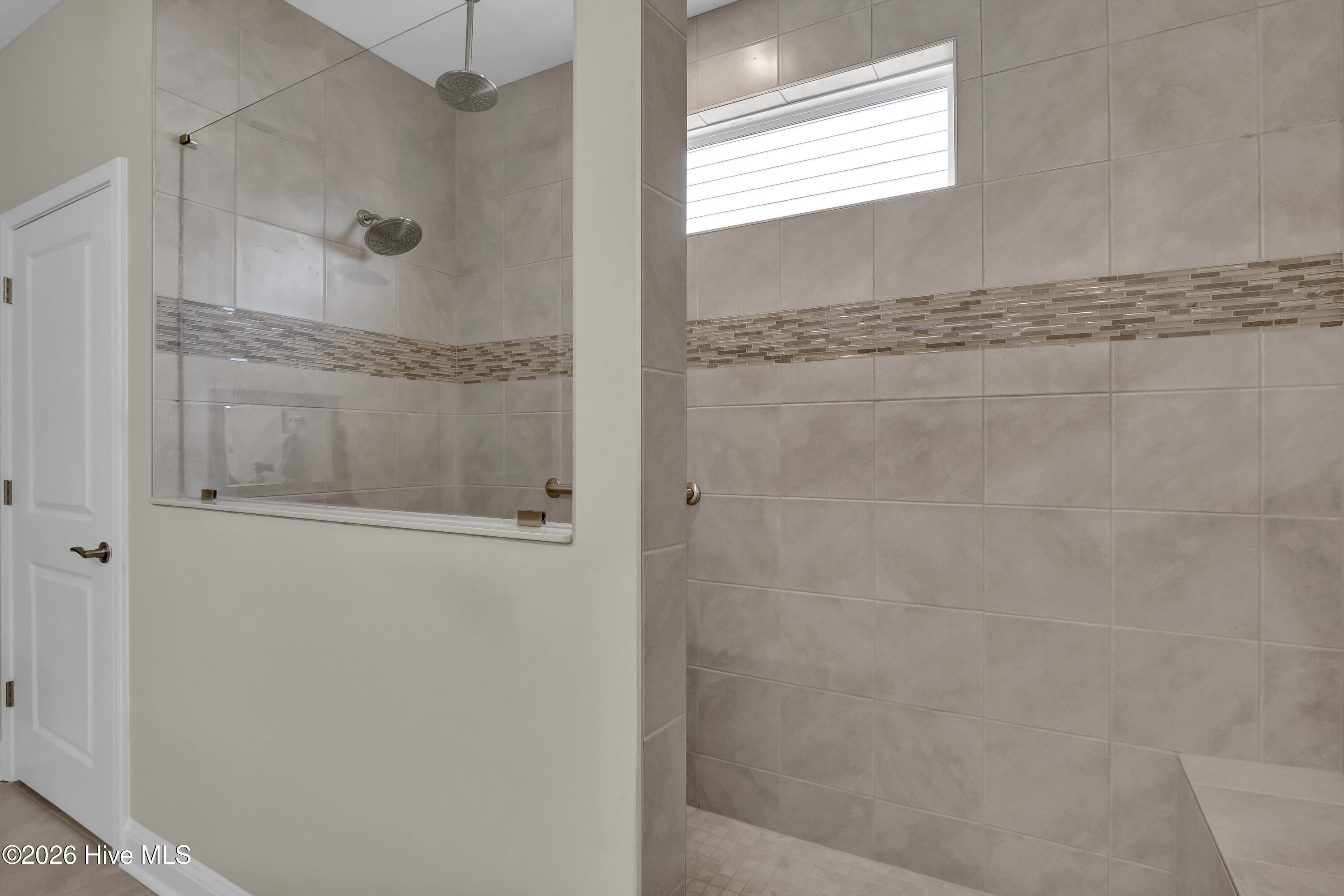 100552625 | Photo 47