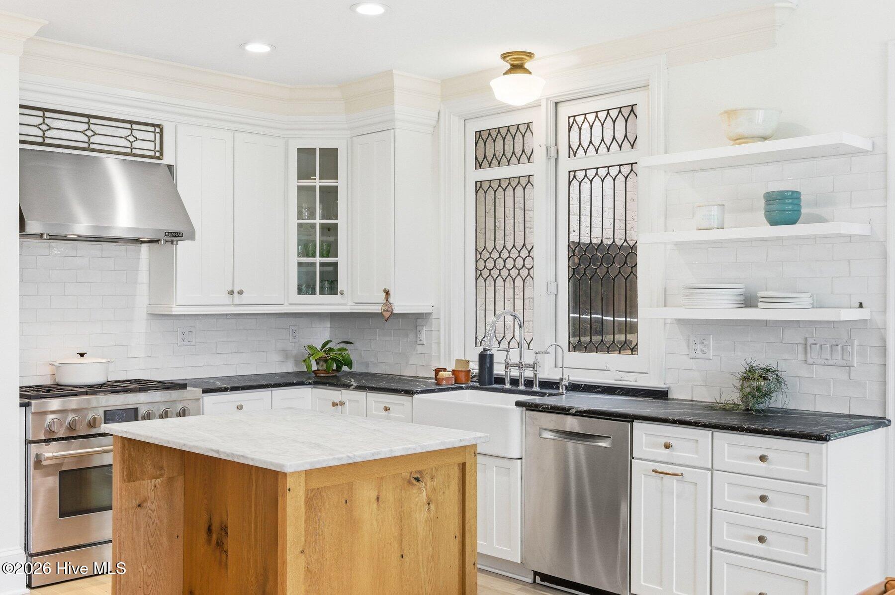 100565828 | Photo 22