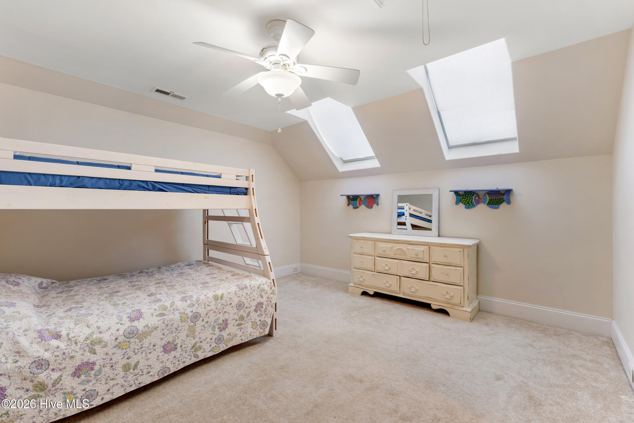 100559855 | Photo 29