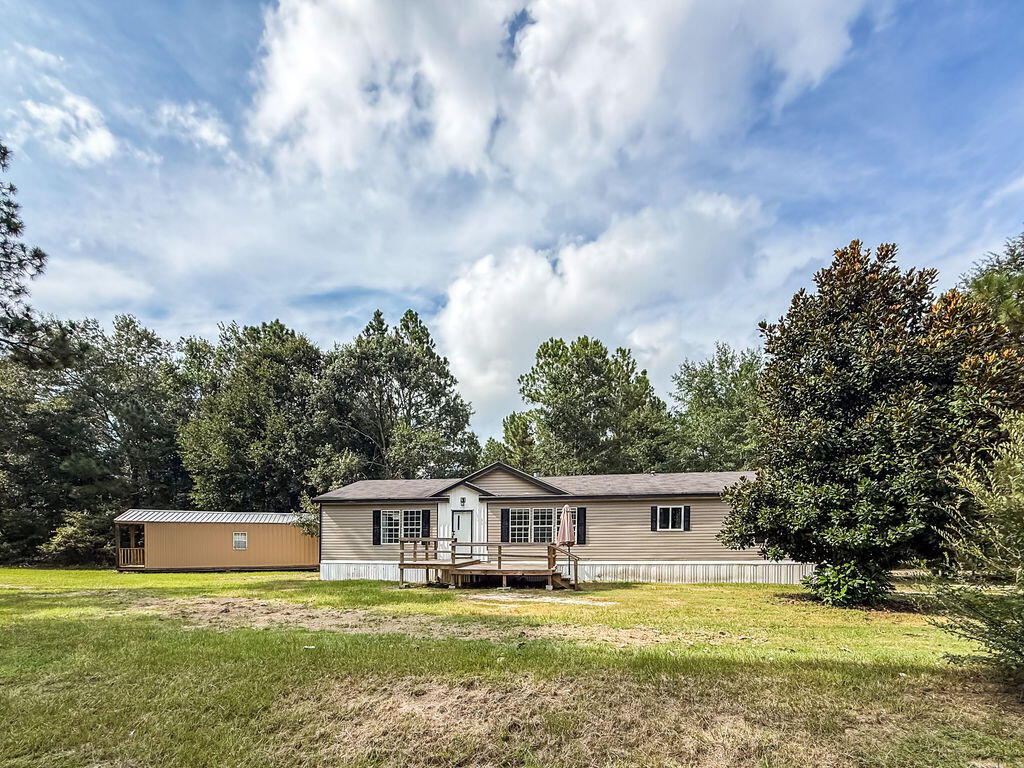 Front + Detached Bed/Bath