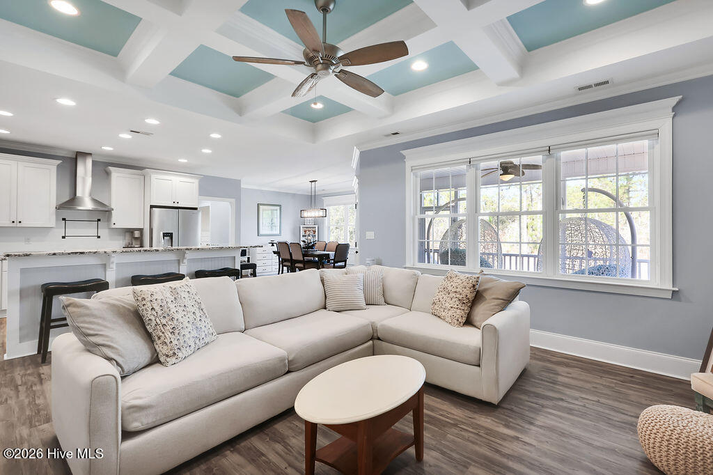 100547742 | Photo 17