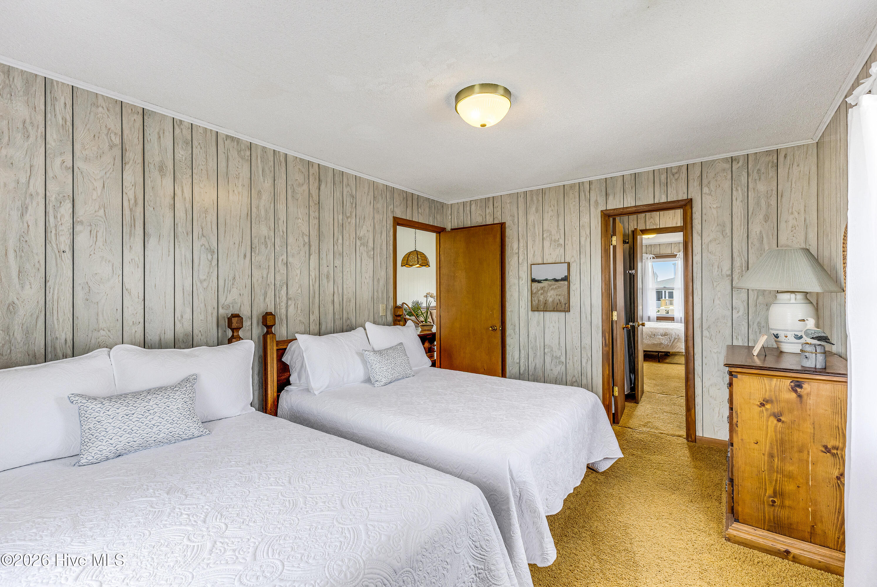 100562663 | Photo 29