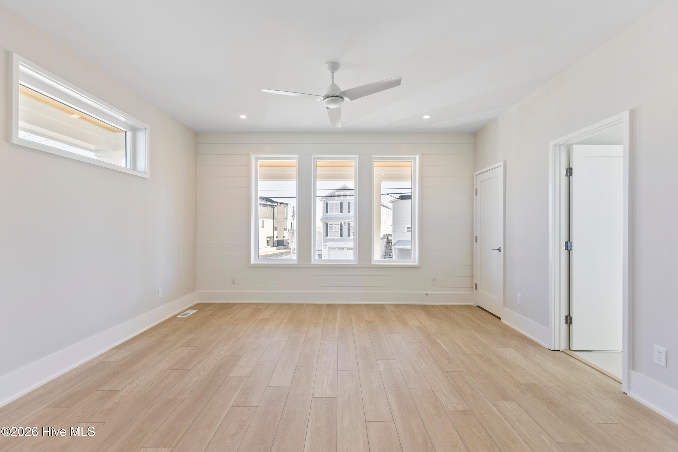 100545146 | Photo 21