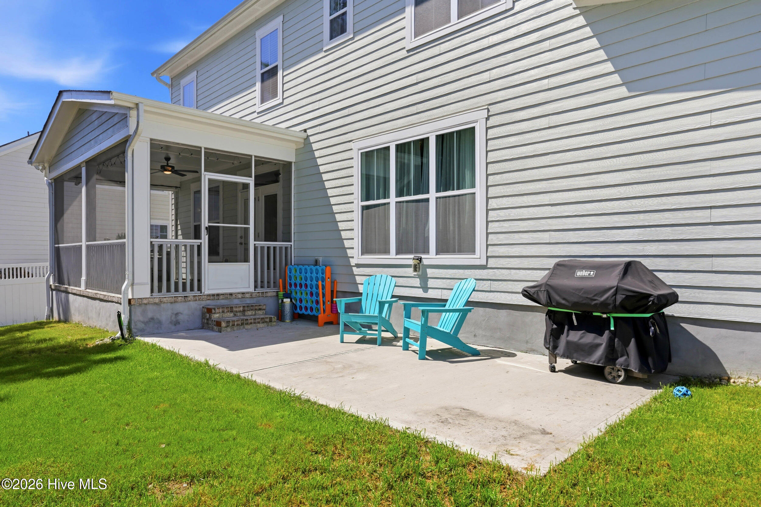 100565471 | Photo 51