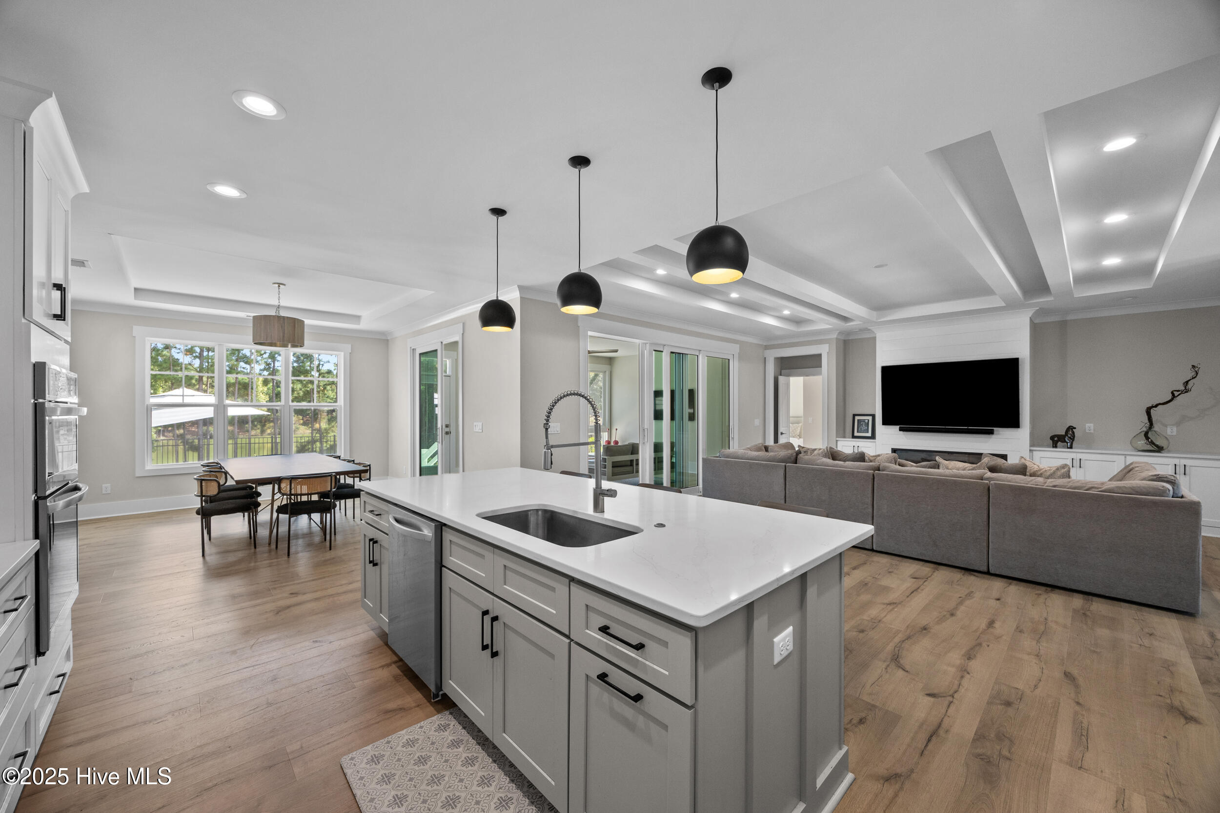 100532896 | Photo 17