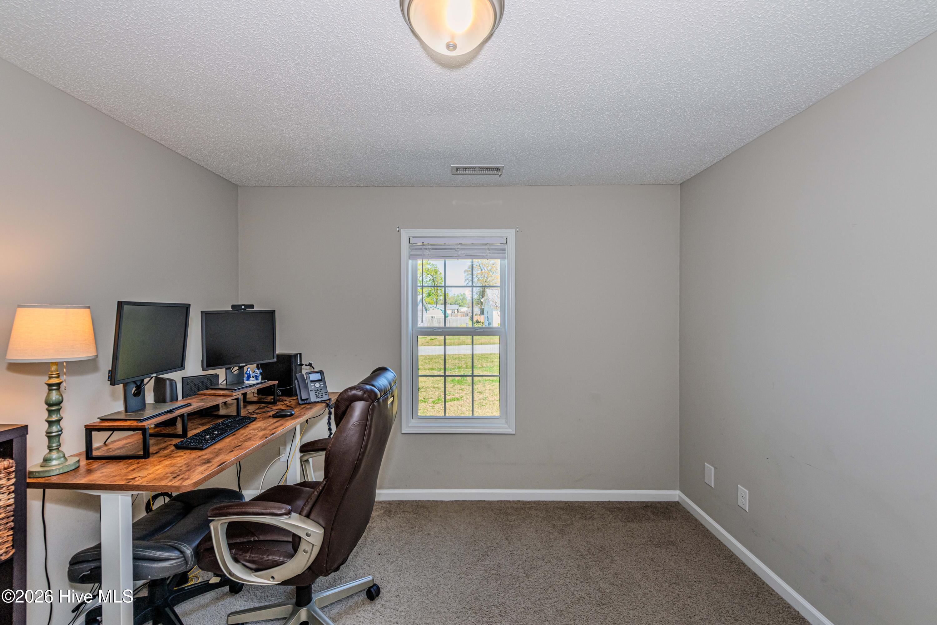 100565701 | Photo 35