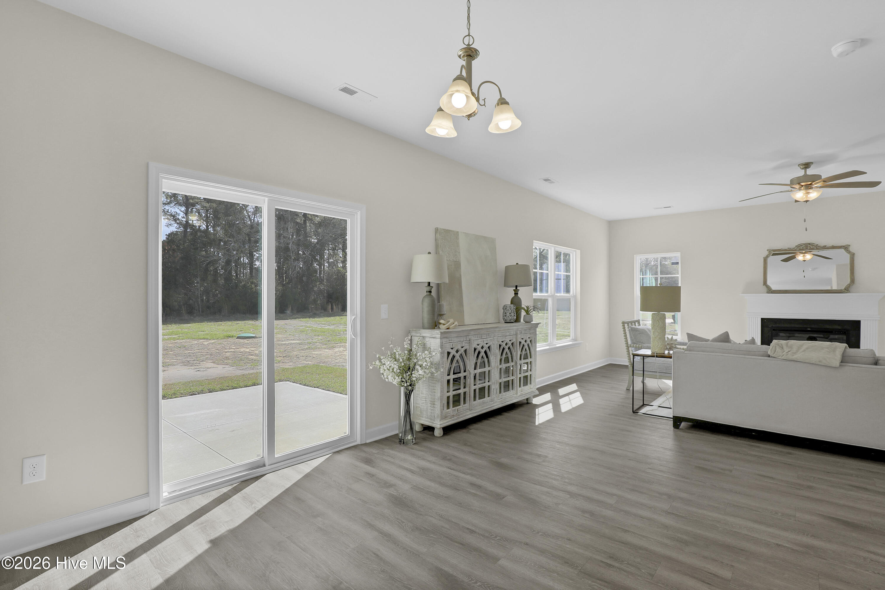 100488784 | Photo 15