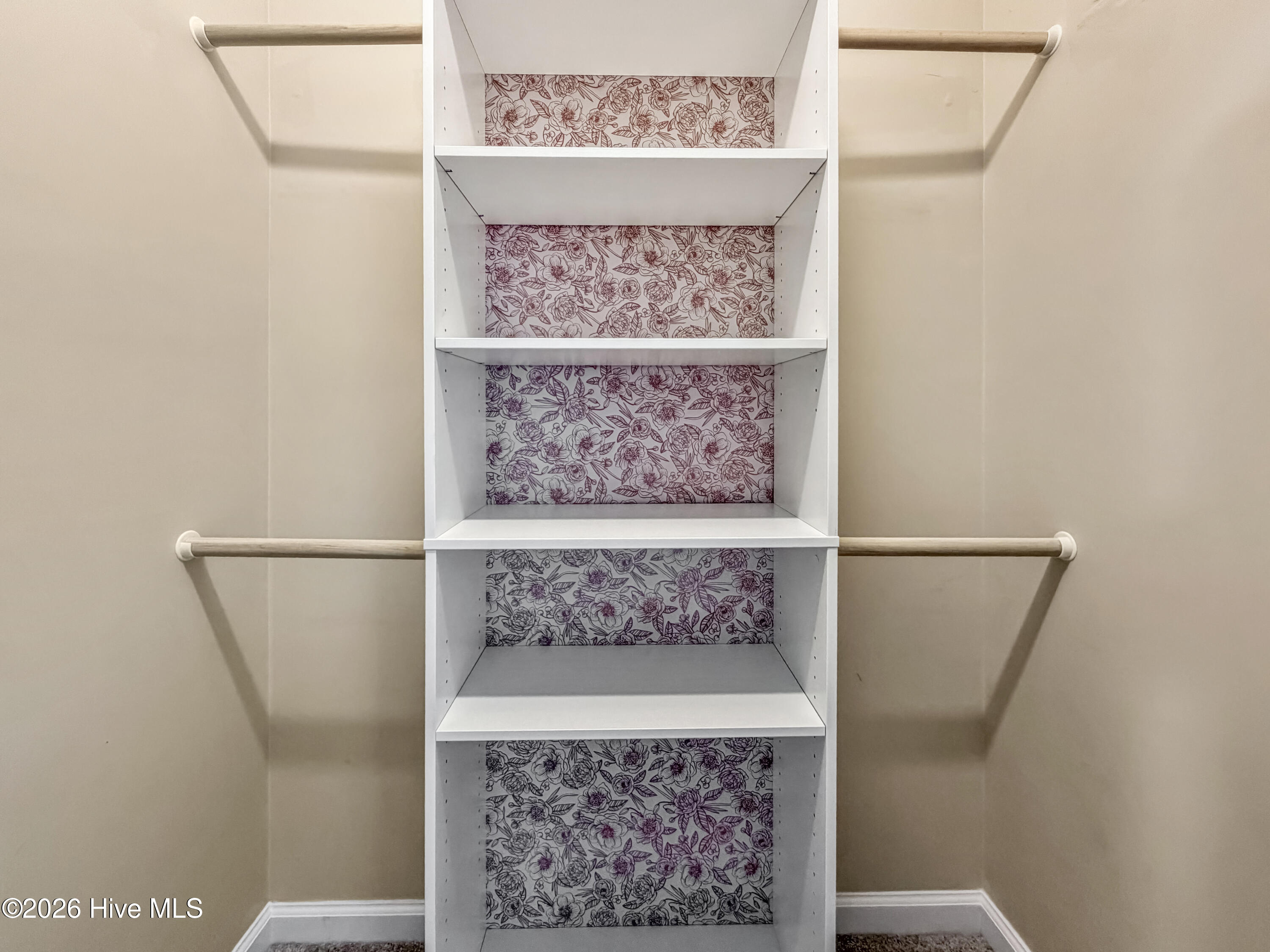 100564126 | Photo 48