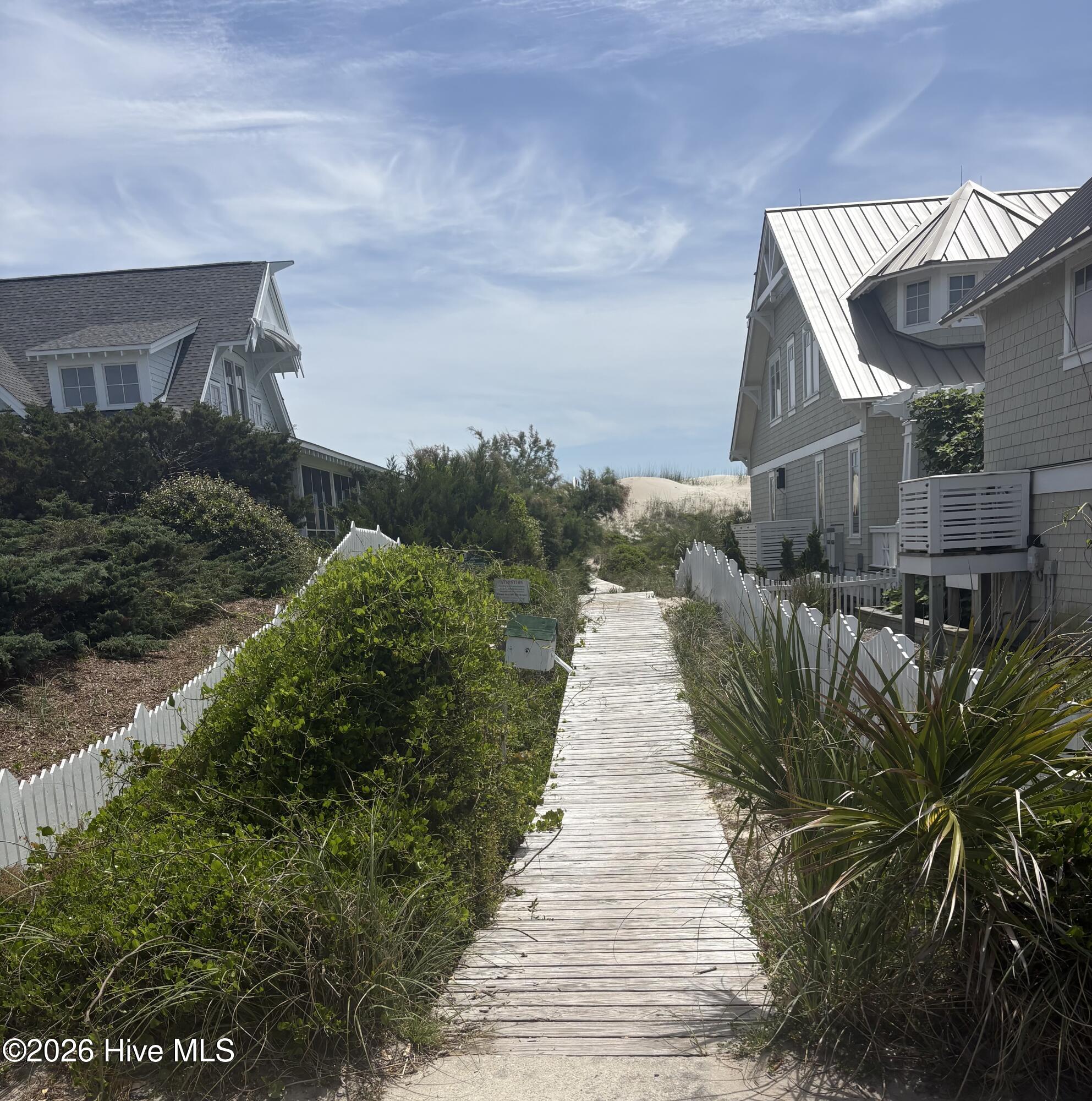 easy to walk the beach on the boardwalk to the right