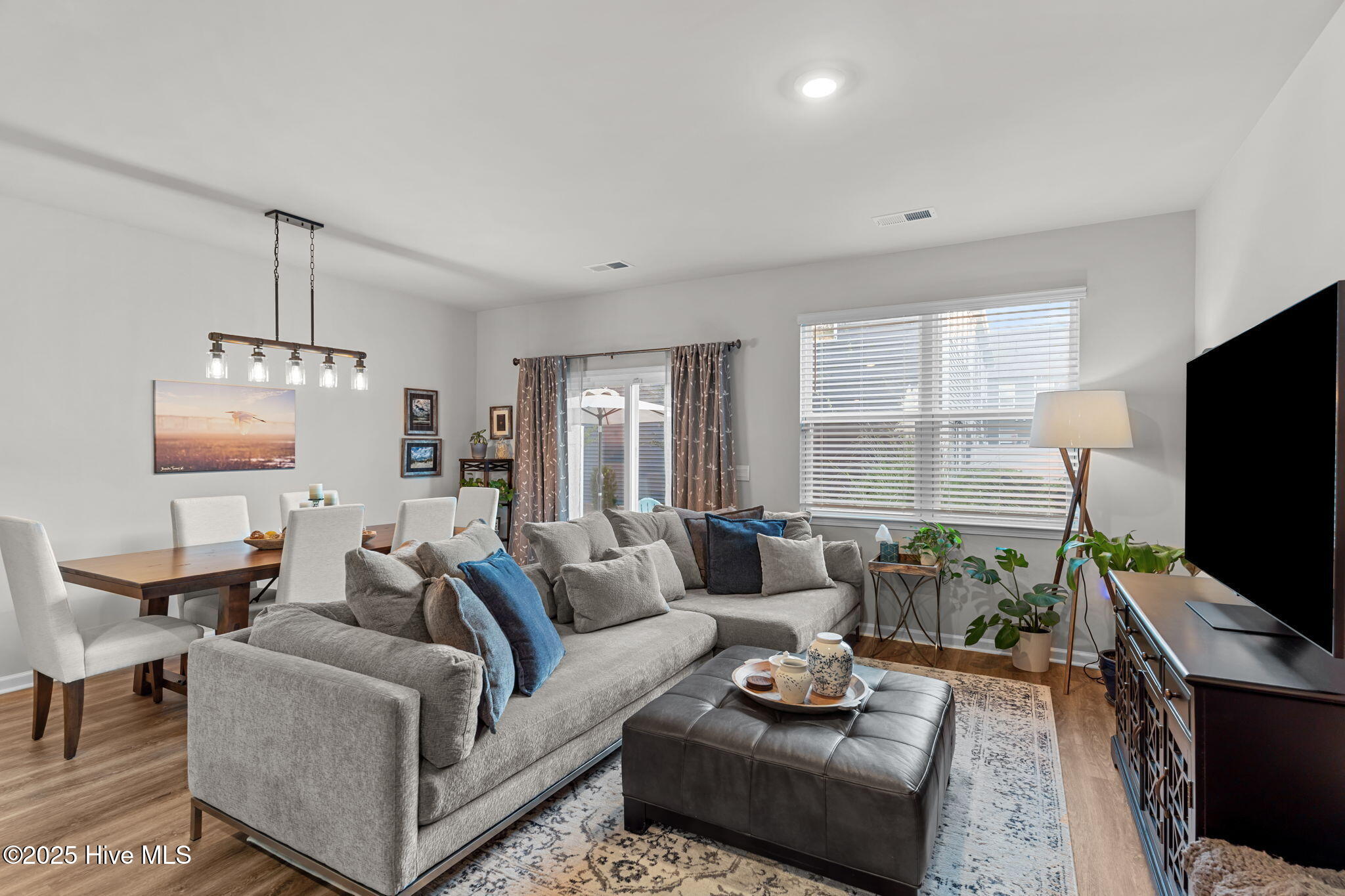 100529312 | Photo 22