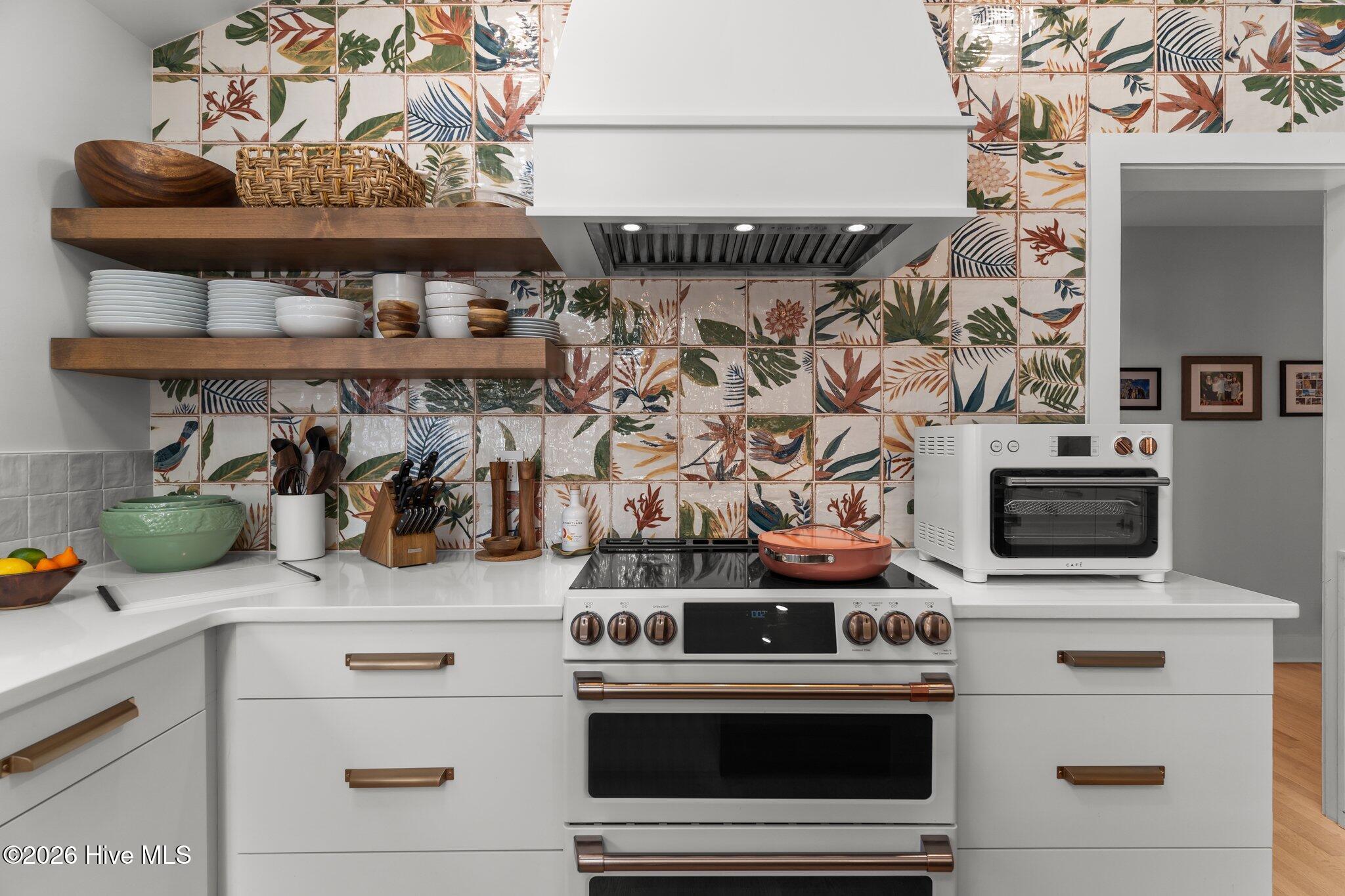 100557813 | Photo 18