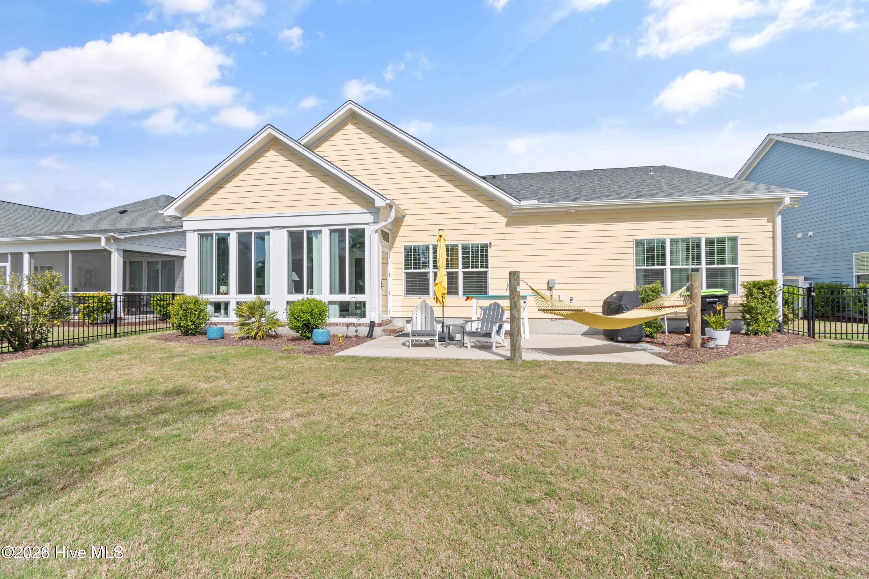 100566064 | Photo 41