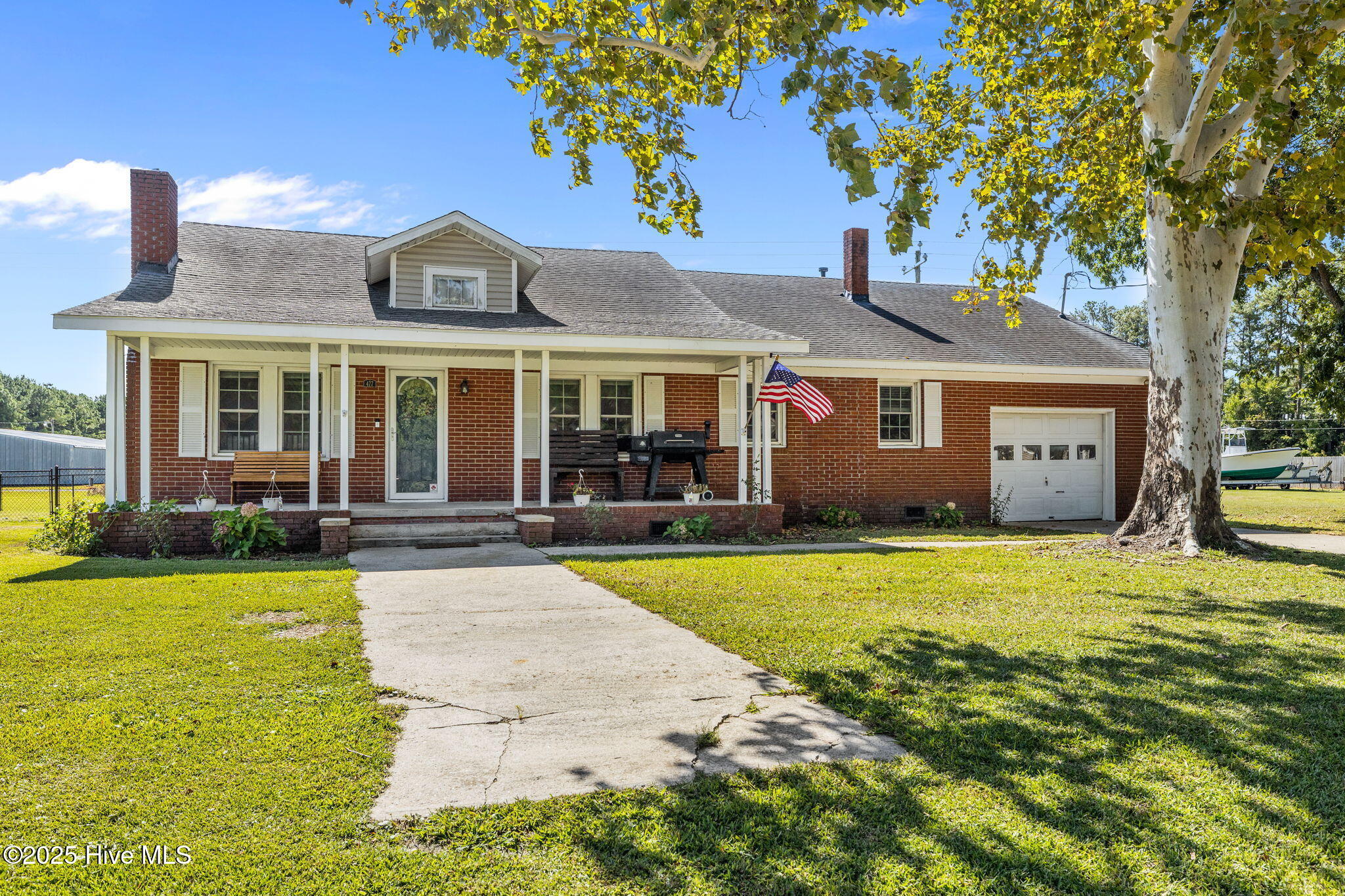 Homes for sale in Beaufort, NC | 477 Harkers Island Rd, Beaufort, NC 28516 | MLS# 100530520