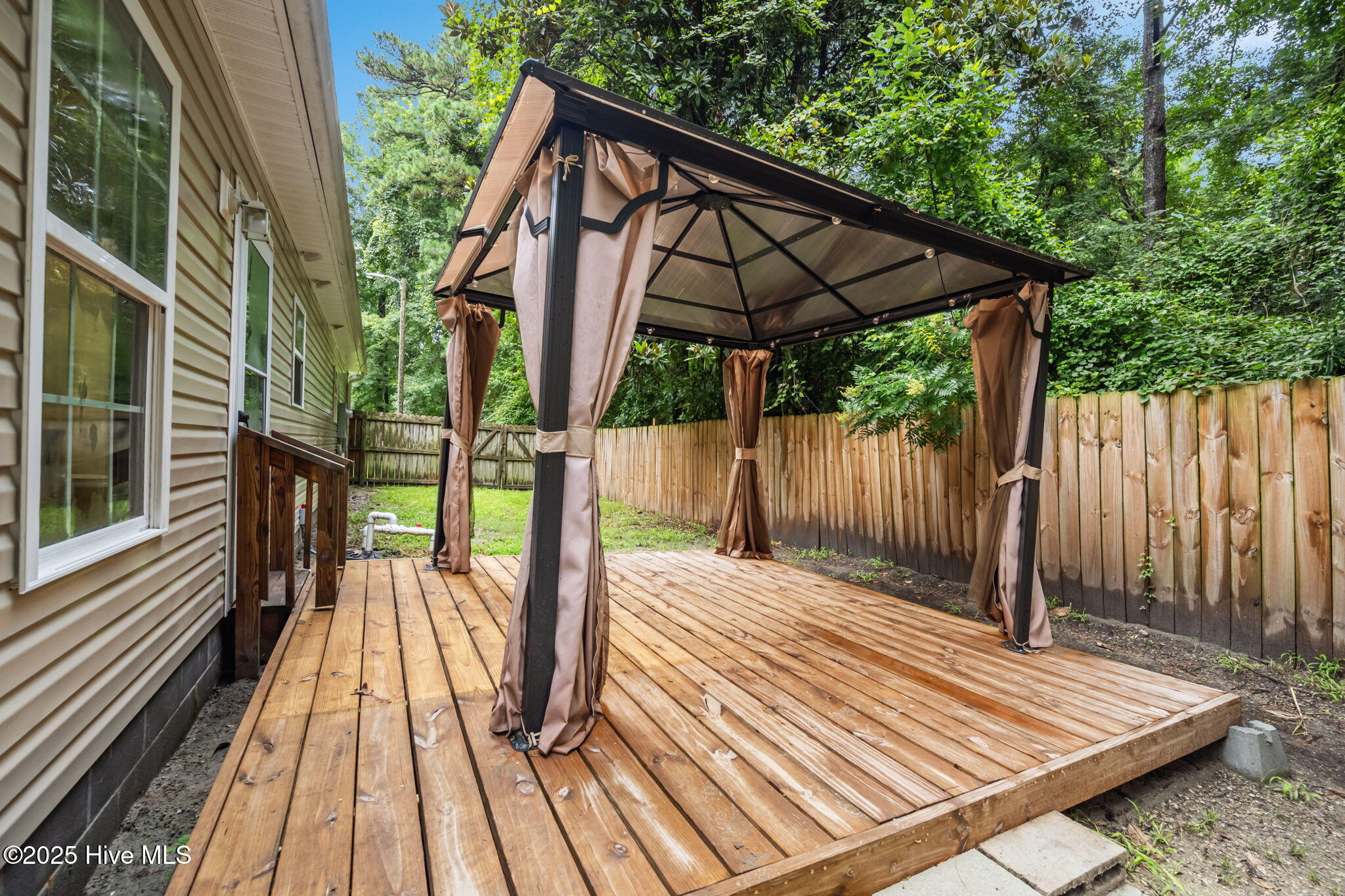 100522218 | Photo 31