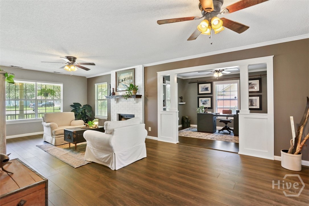 10 W Sagebrush Lane