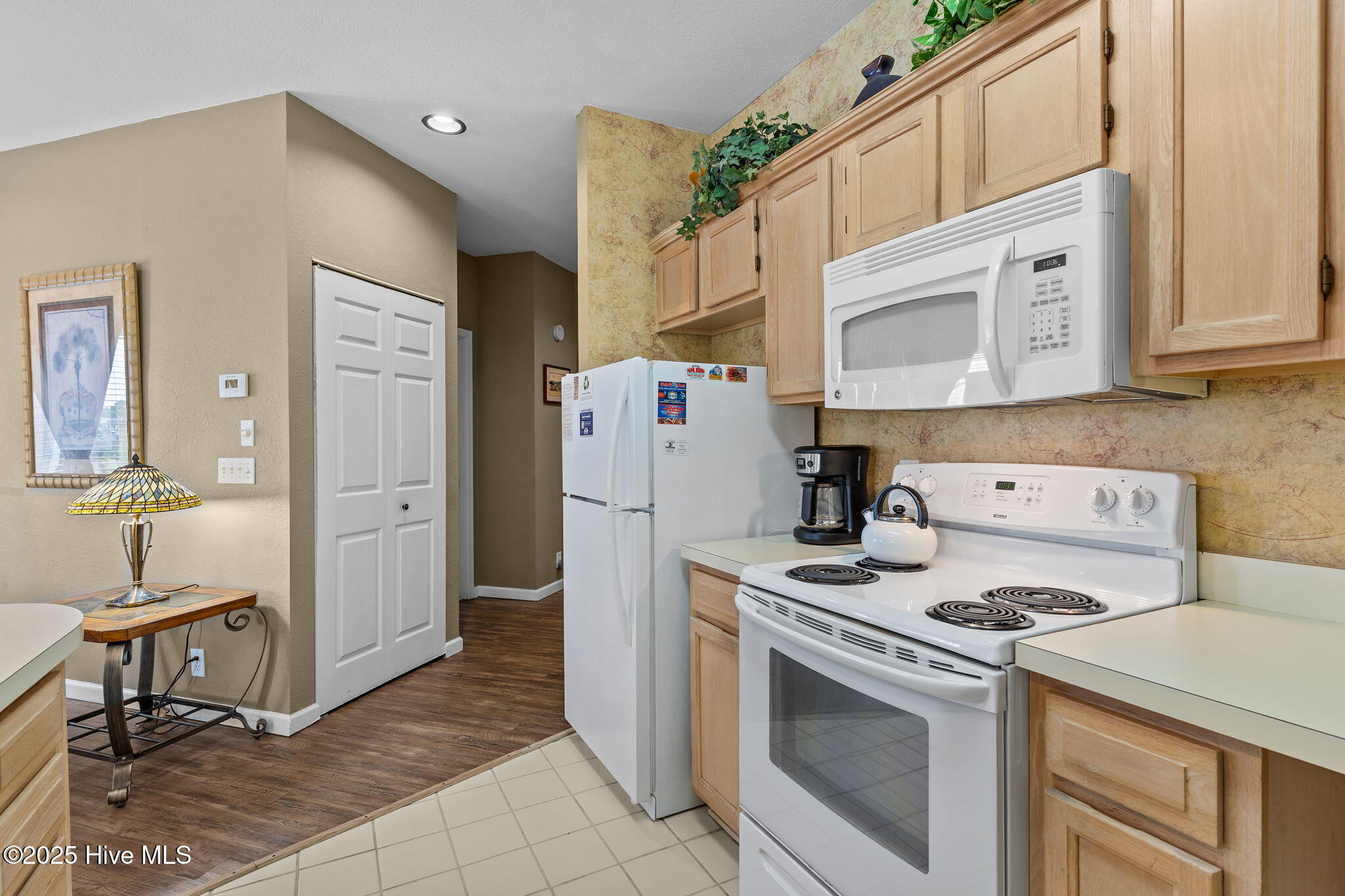 100528935 | Photo 14