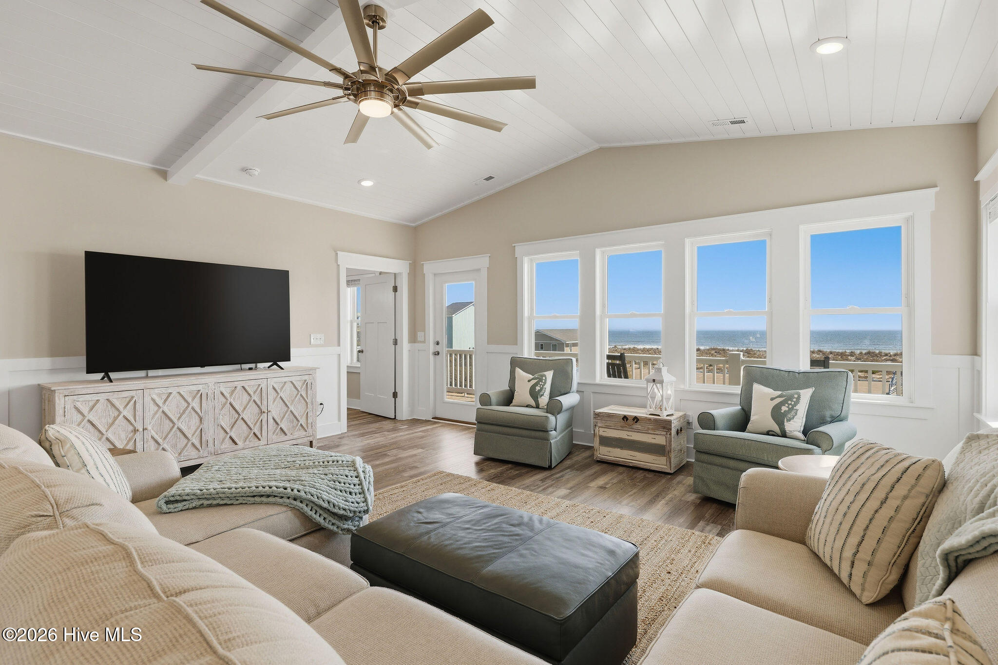 100559118 | Photo 14