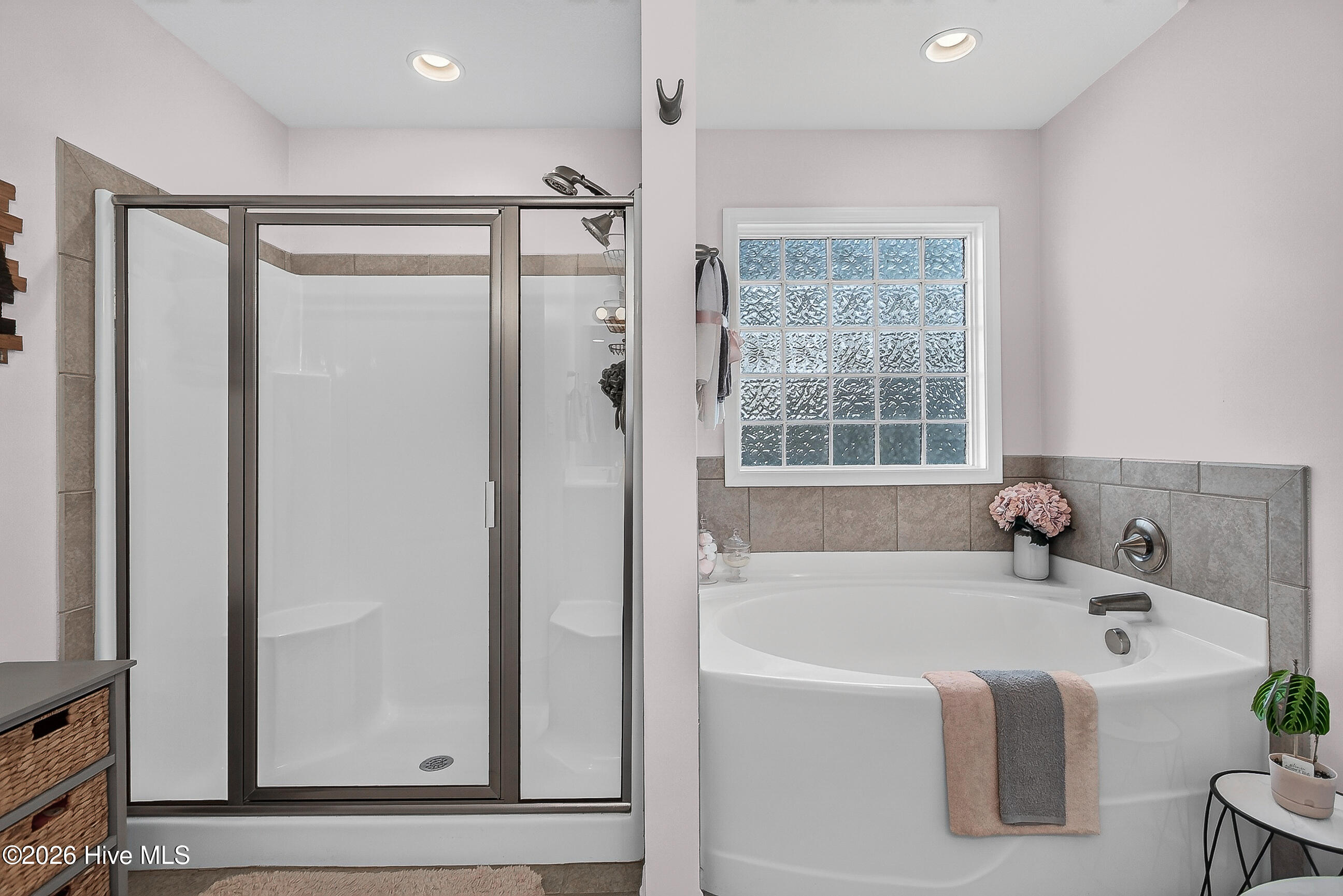 100584445 | Photo 22