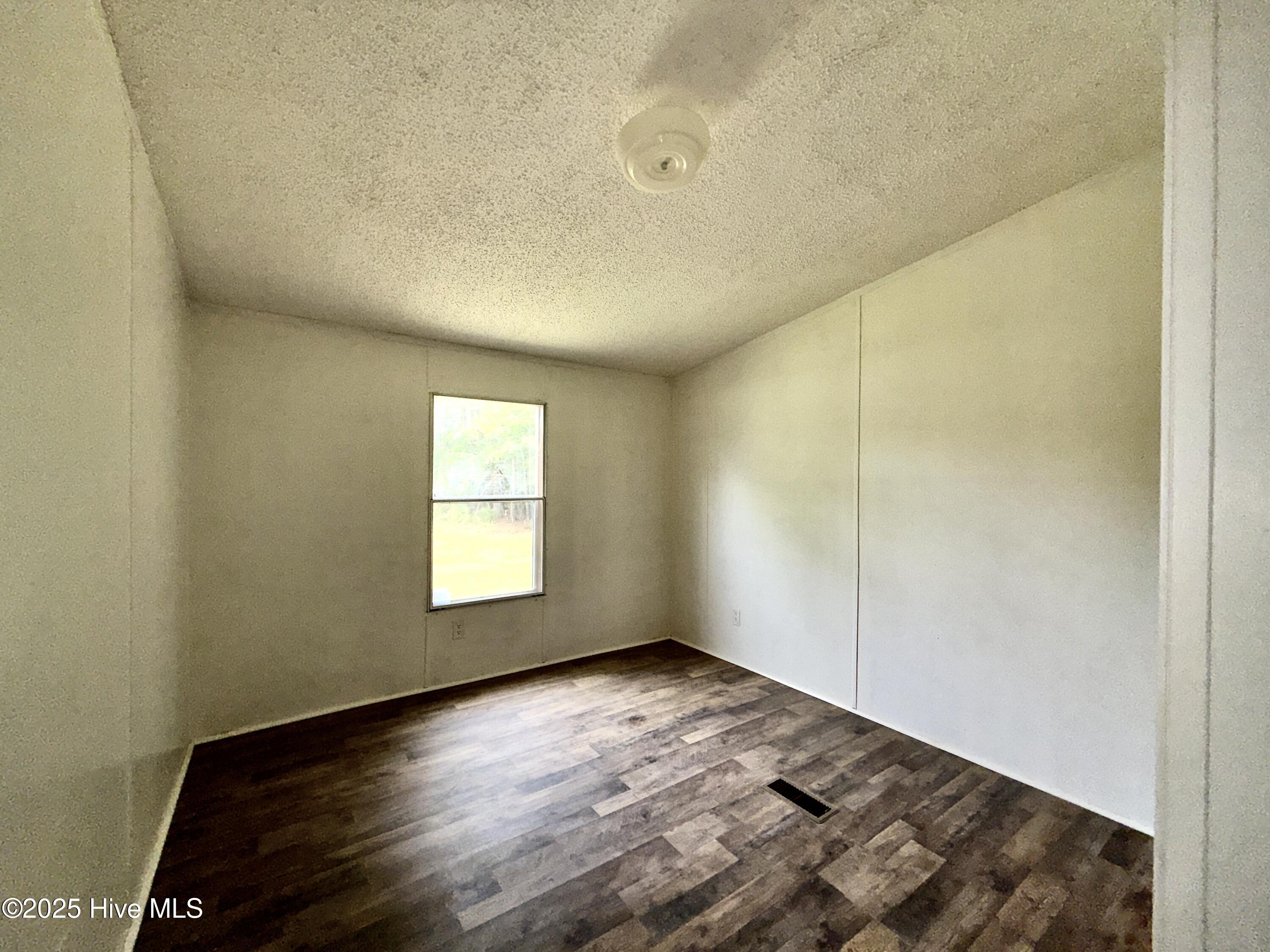 100515602 | Photo 14