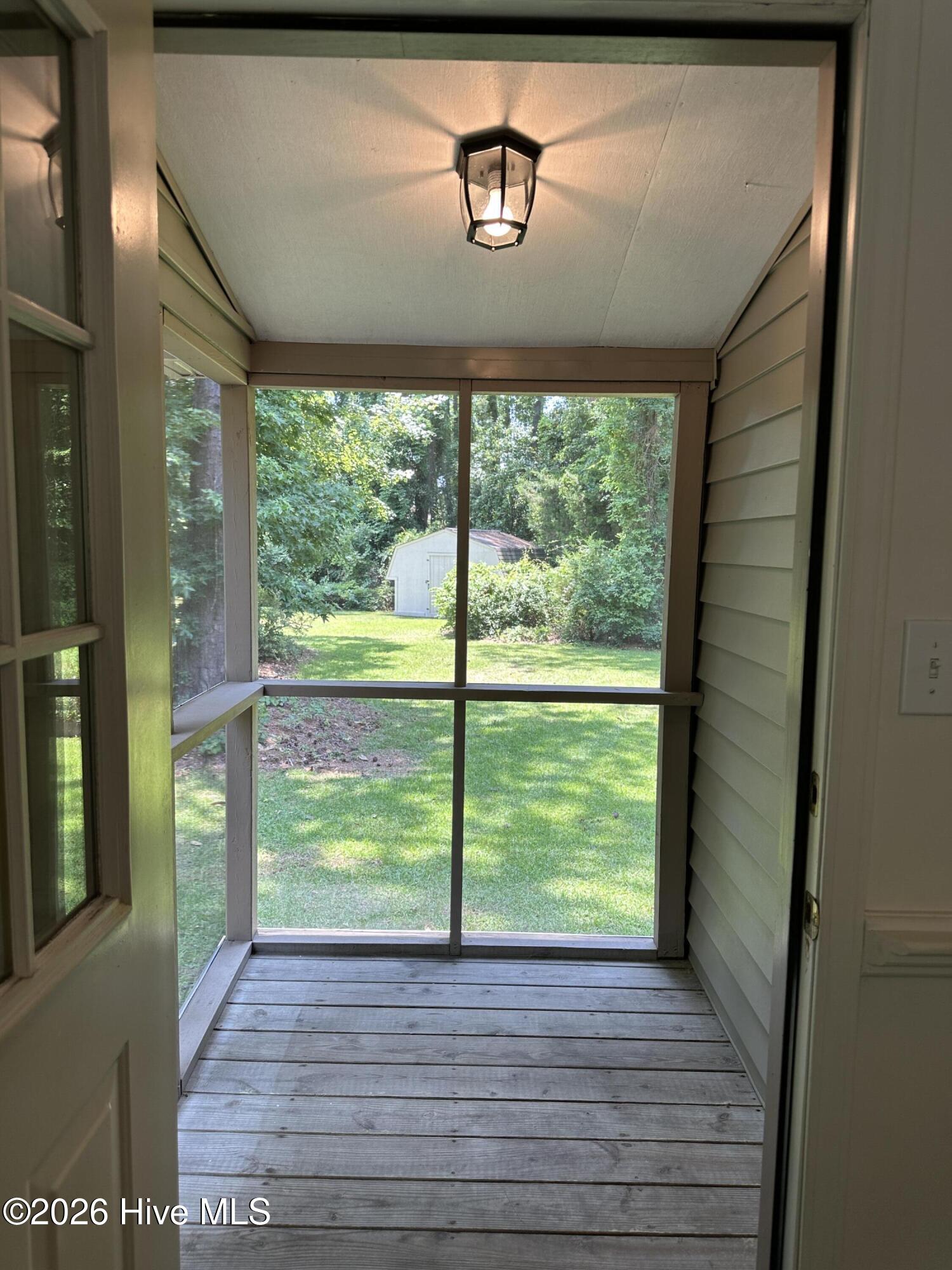 100556259 | Photo 12