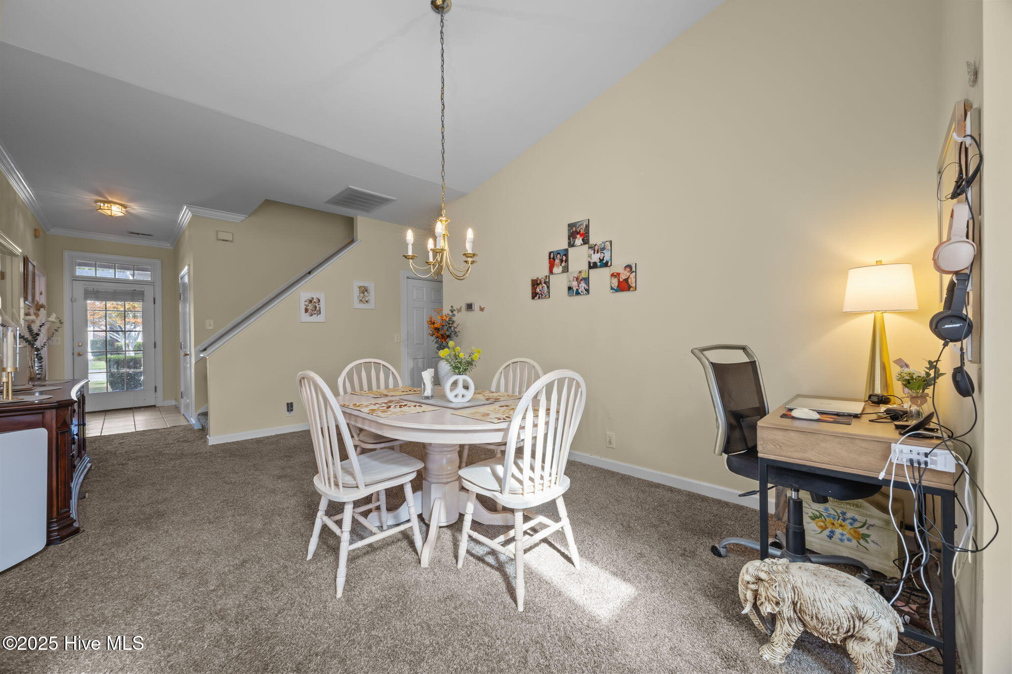 100532980 | Photo 10