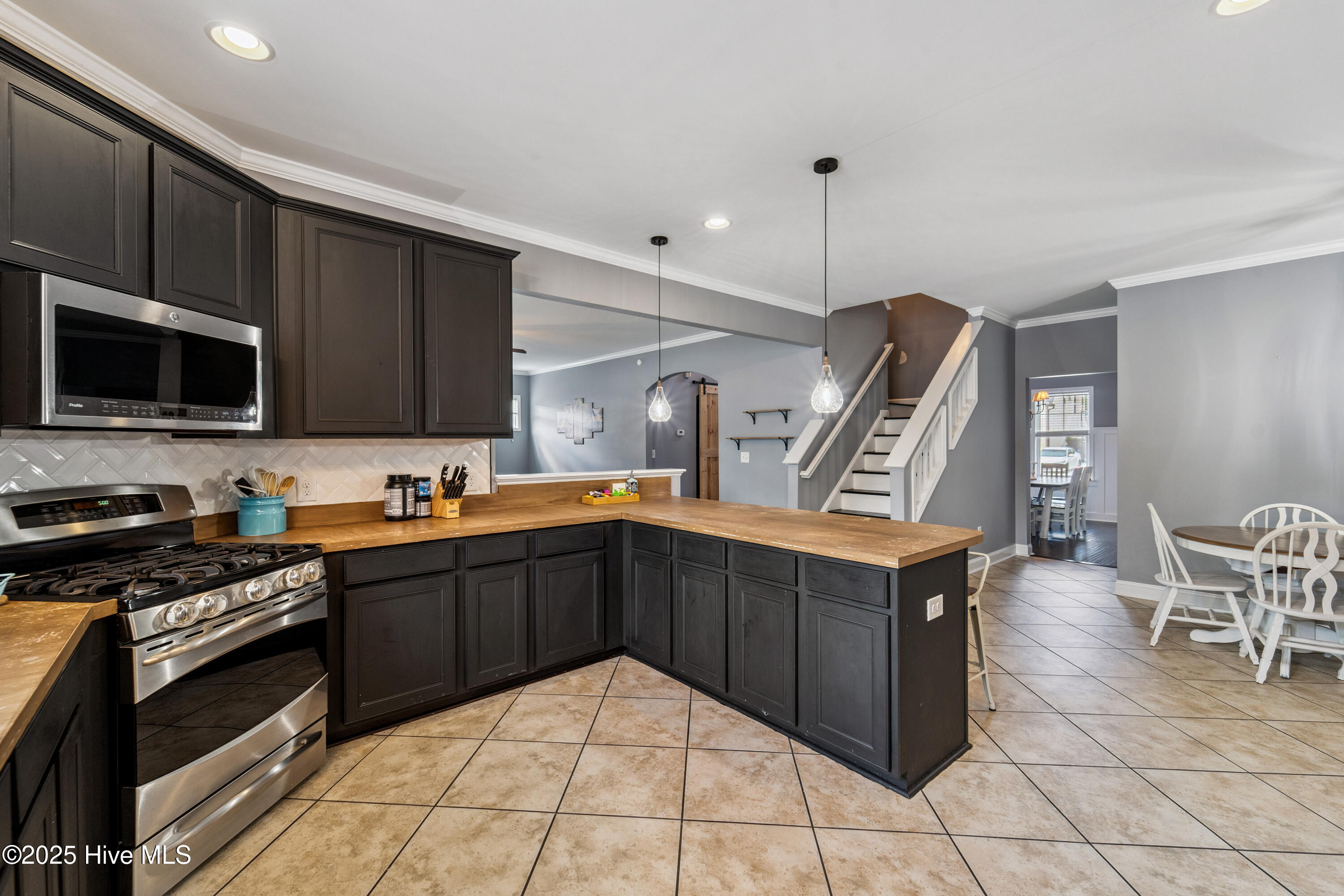 100516932 | Photo 36