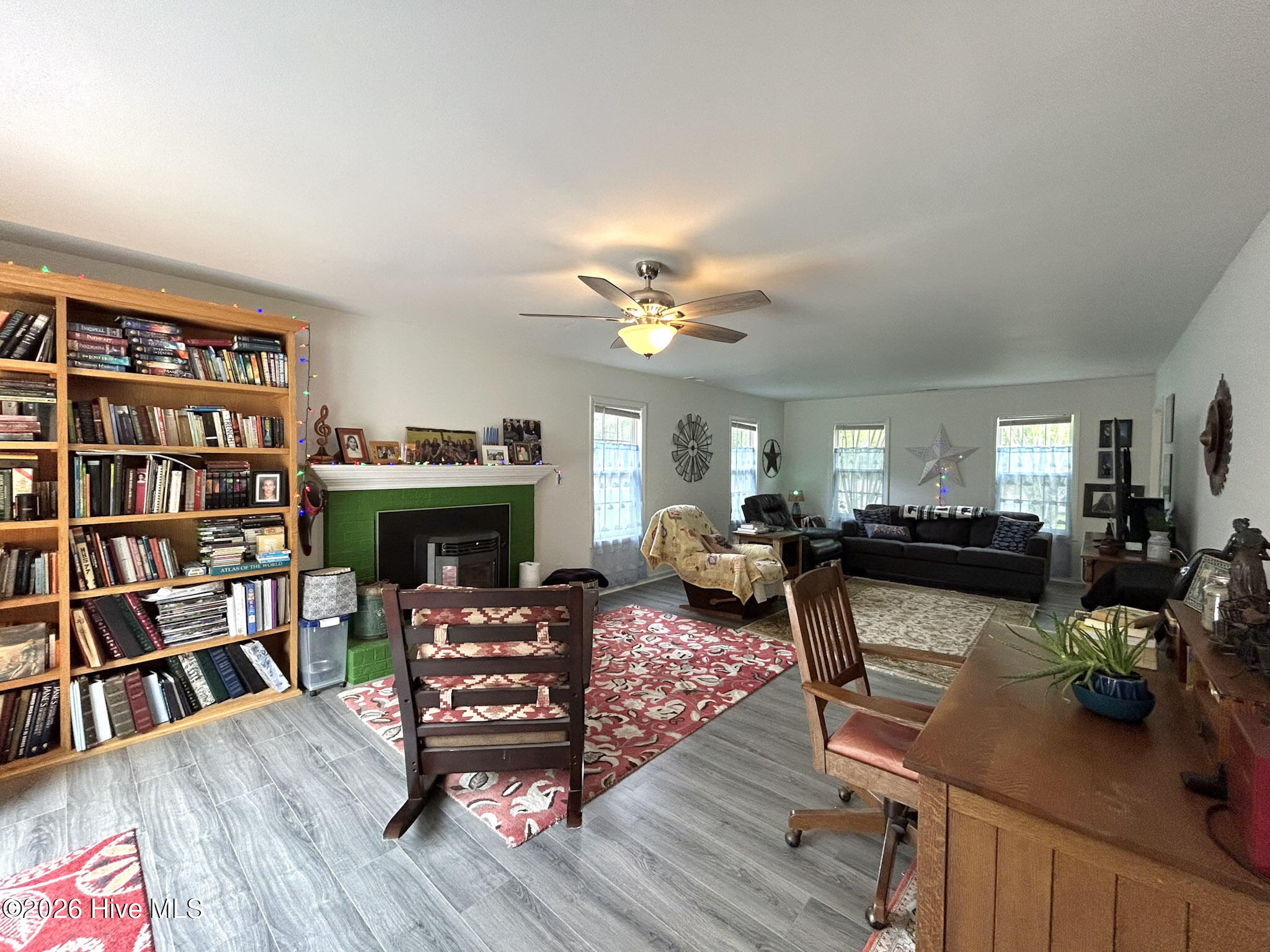 100570244 | Photo 10