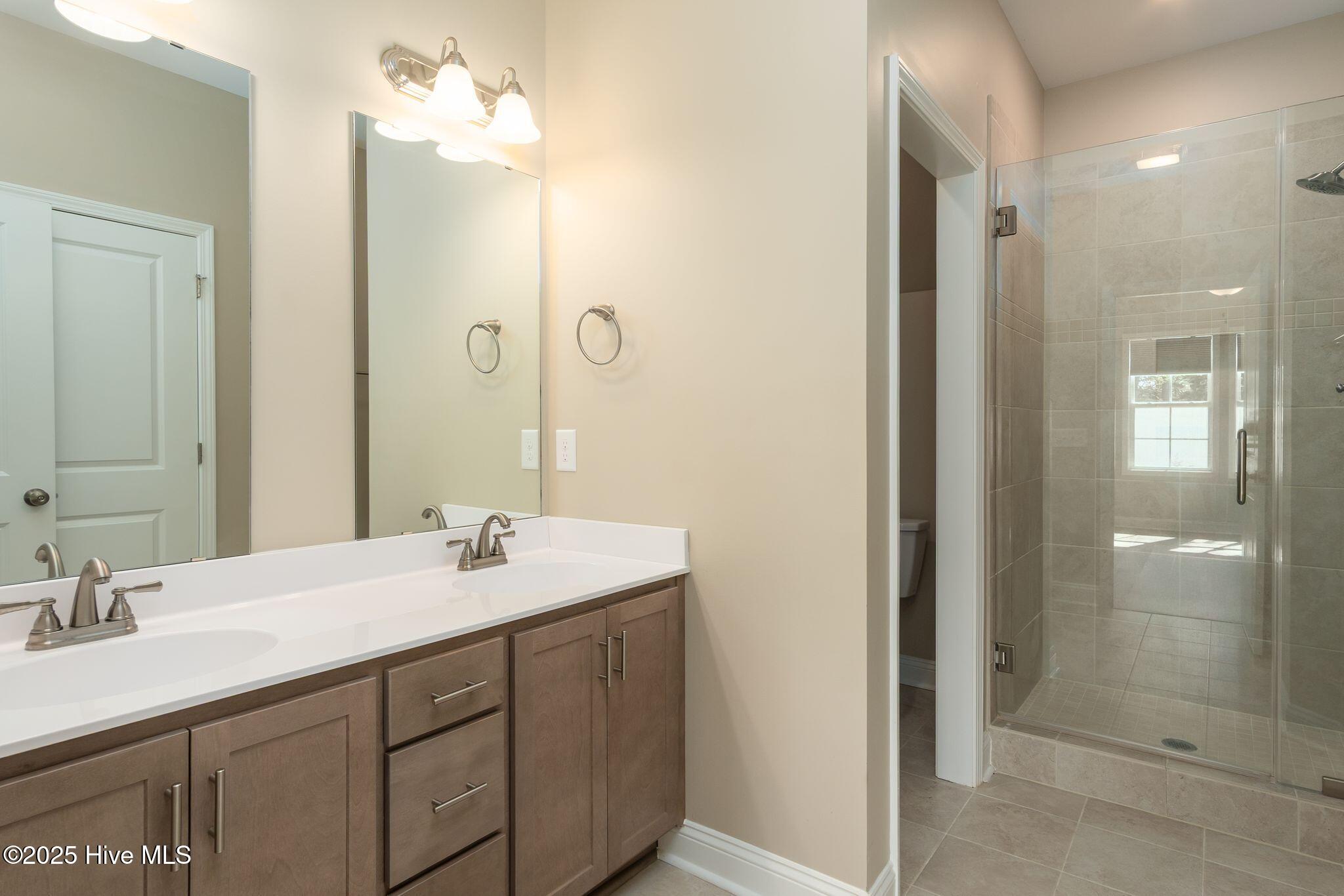 100531651 | Photo 21