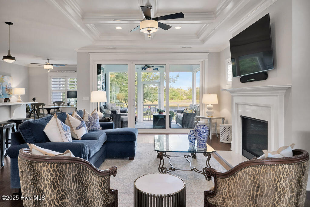 100535005 | Photo 12