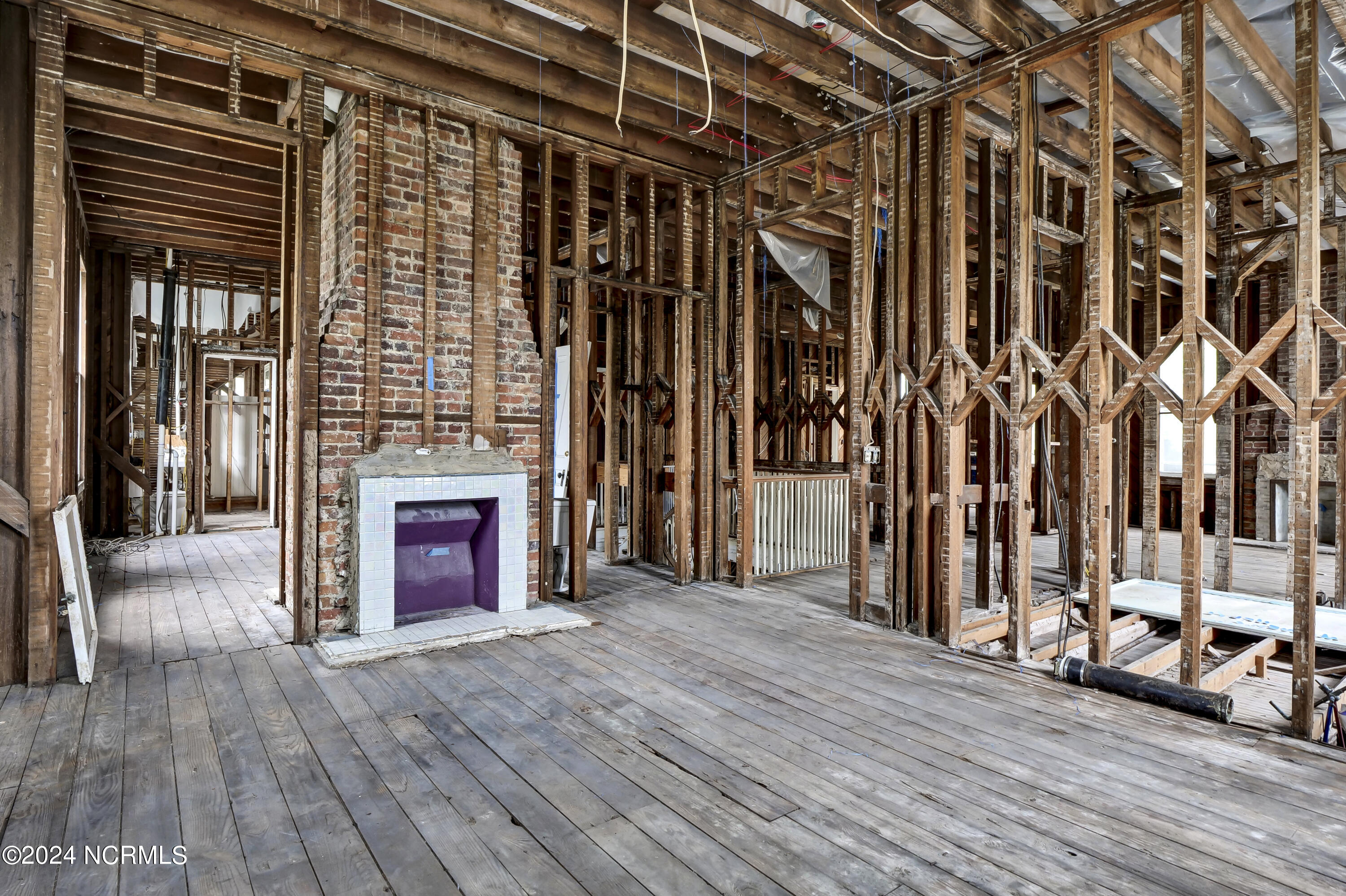 100472145 | Photo 47